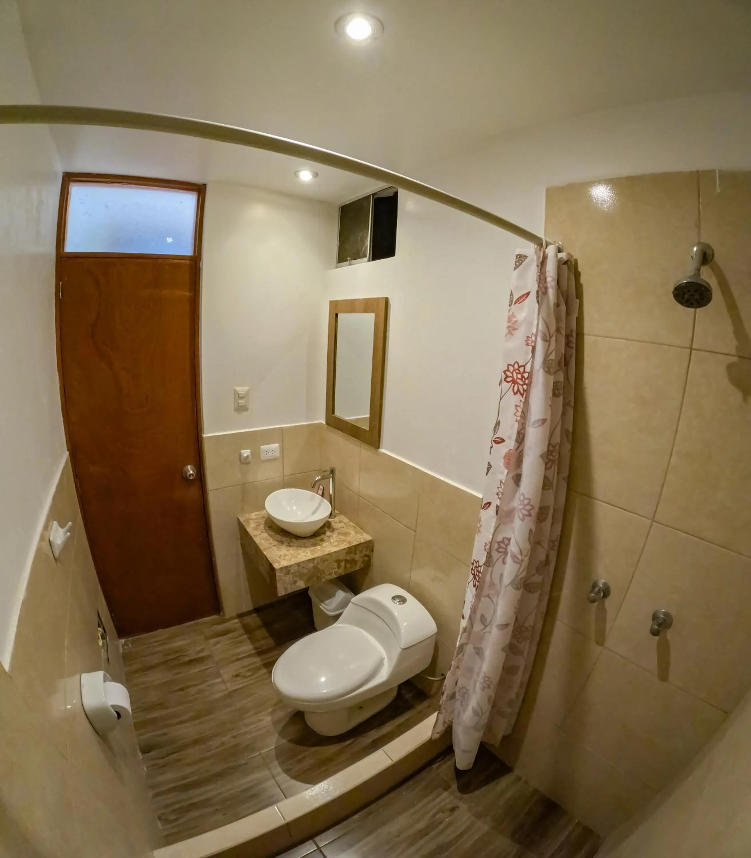 Shower in Hotel La Colina