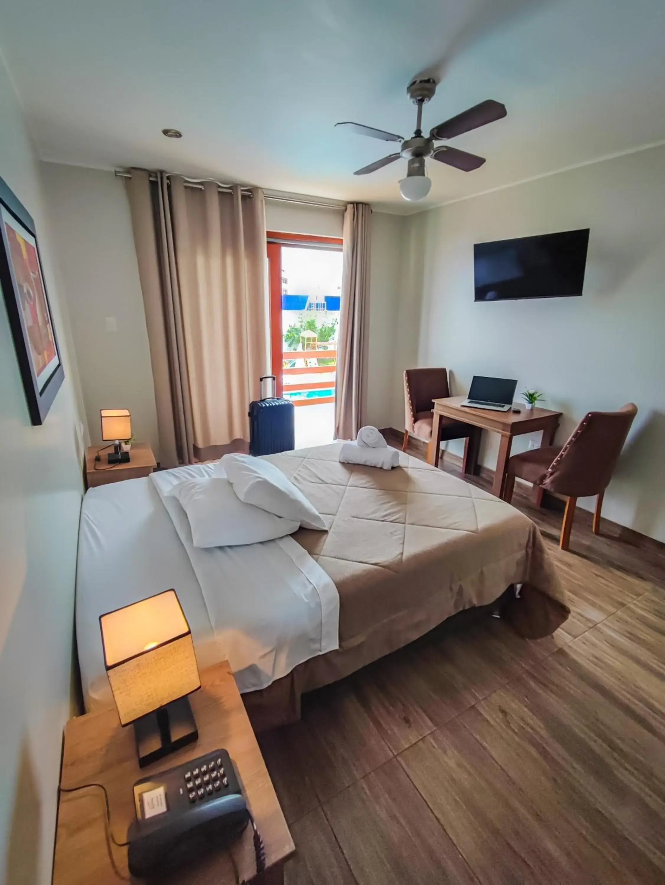 Deluxe Double Room with Balcony in Hotel La Colina Deluxe Double Room with Balcony in Hotel La Colina