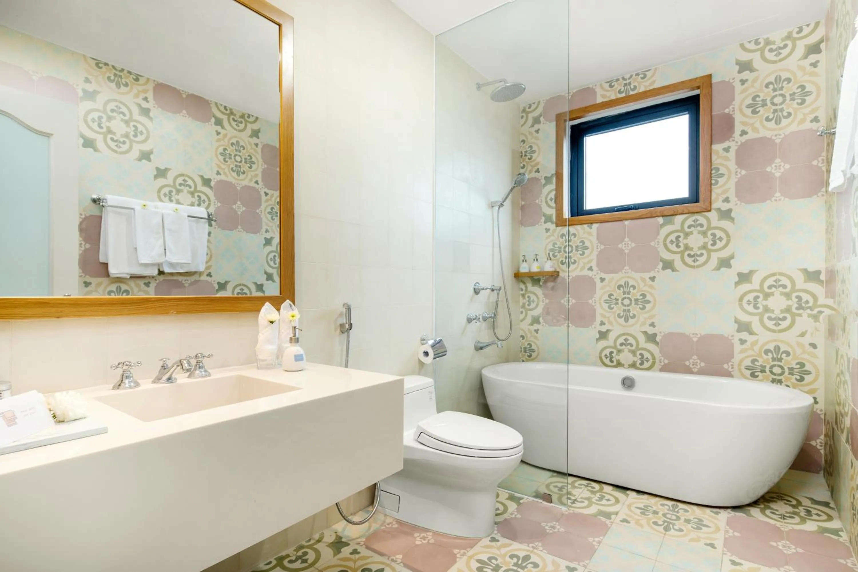 YÊN LIVING BÌNH THẠNH