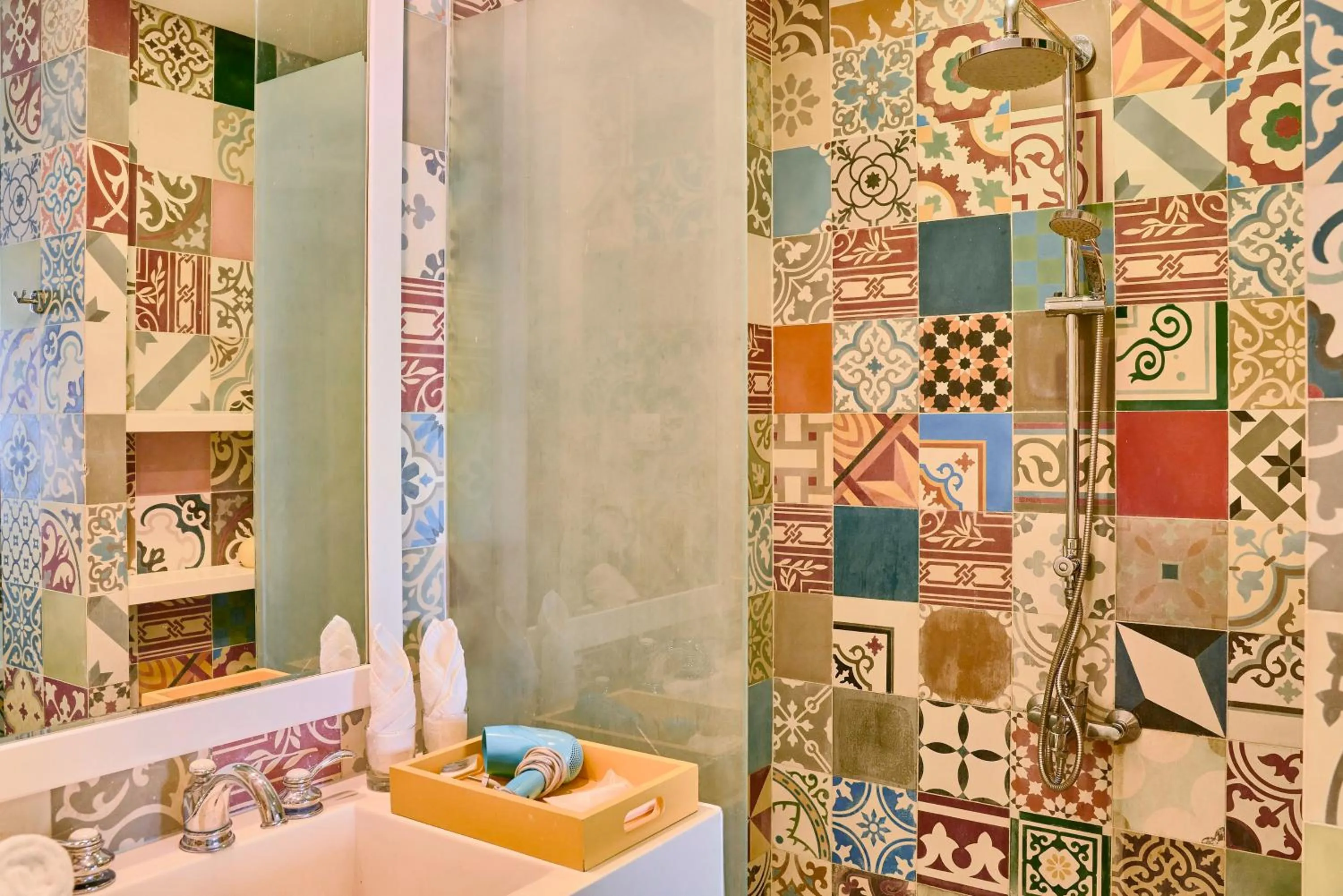 YÊN LIVING BÌNH THẠNH