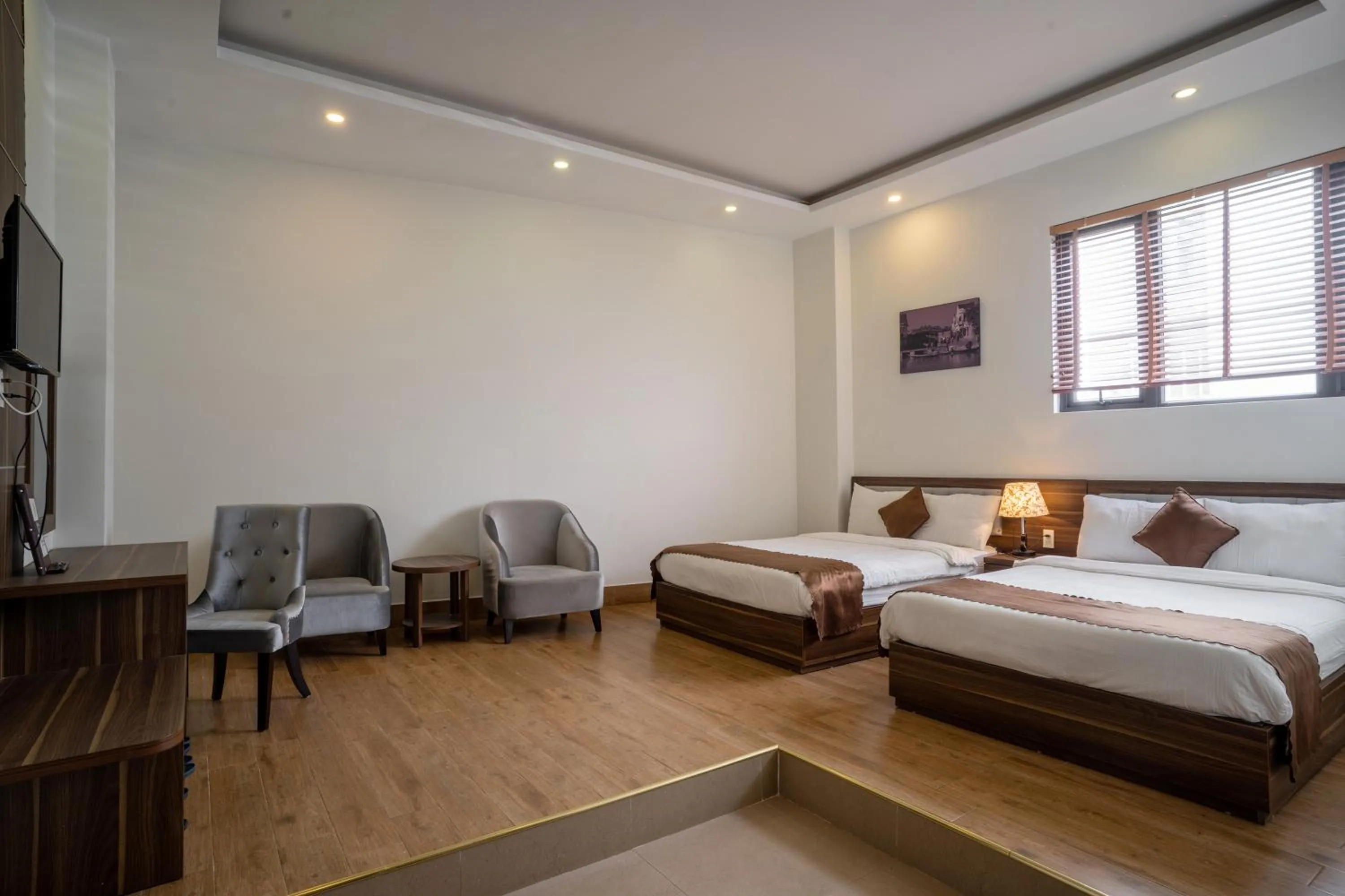 Bedroom, Bed in Mai Khanh Hotel