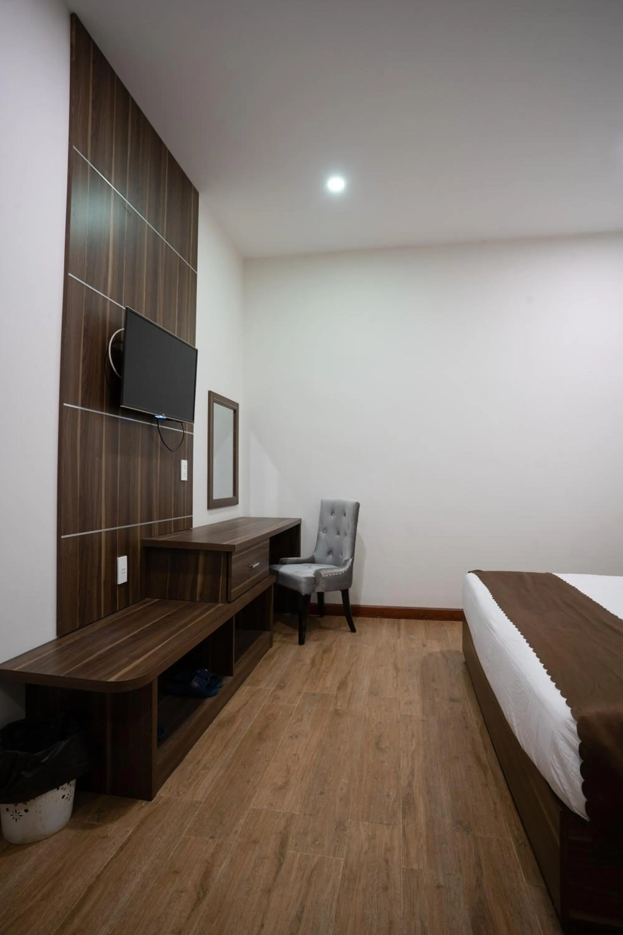 Bedroom, Bed in Mai Khanh Hotel