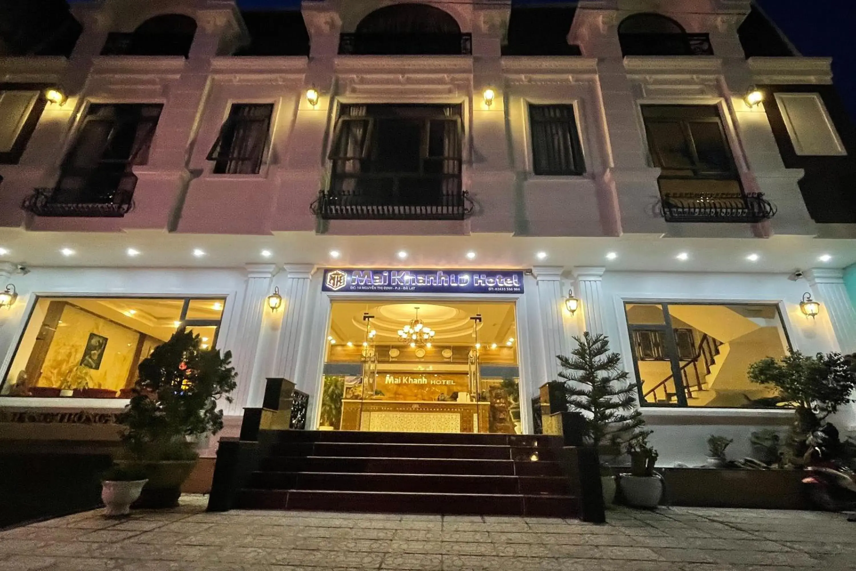 Property building in Mai Khanh Hotel Property building in Mai Khanh Hotel