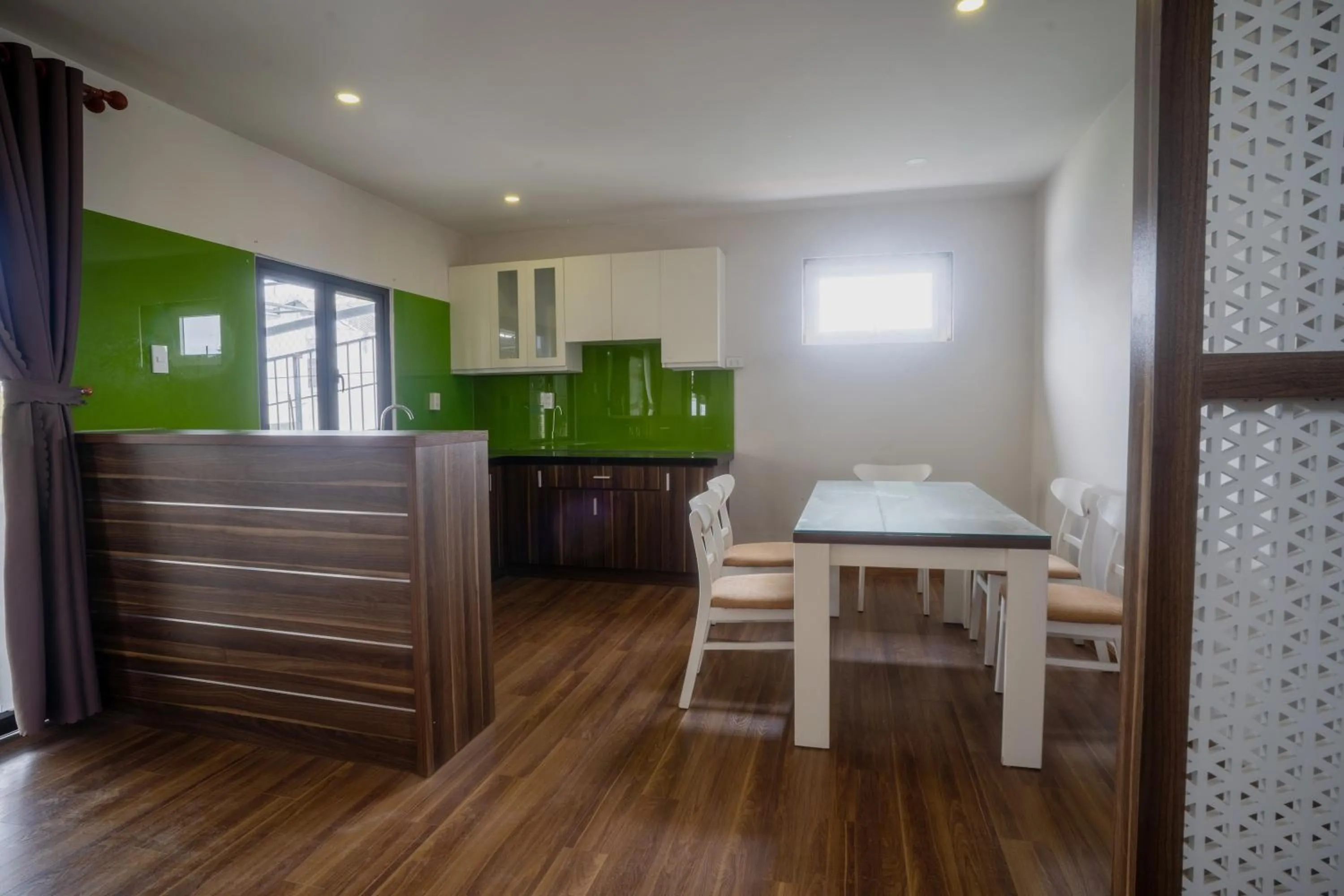 Dining area in Mai Khanh Hotel