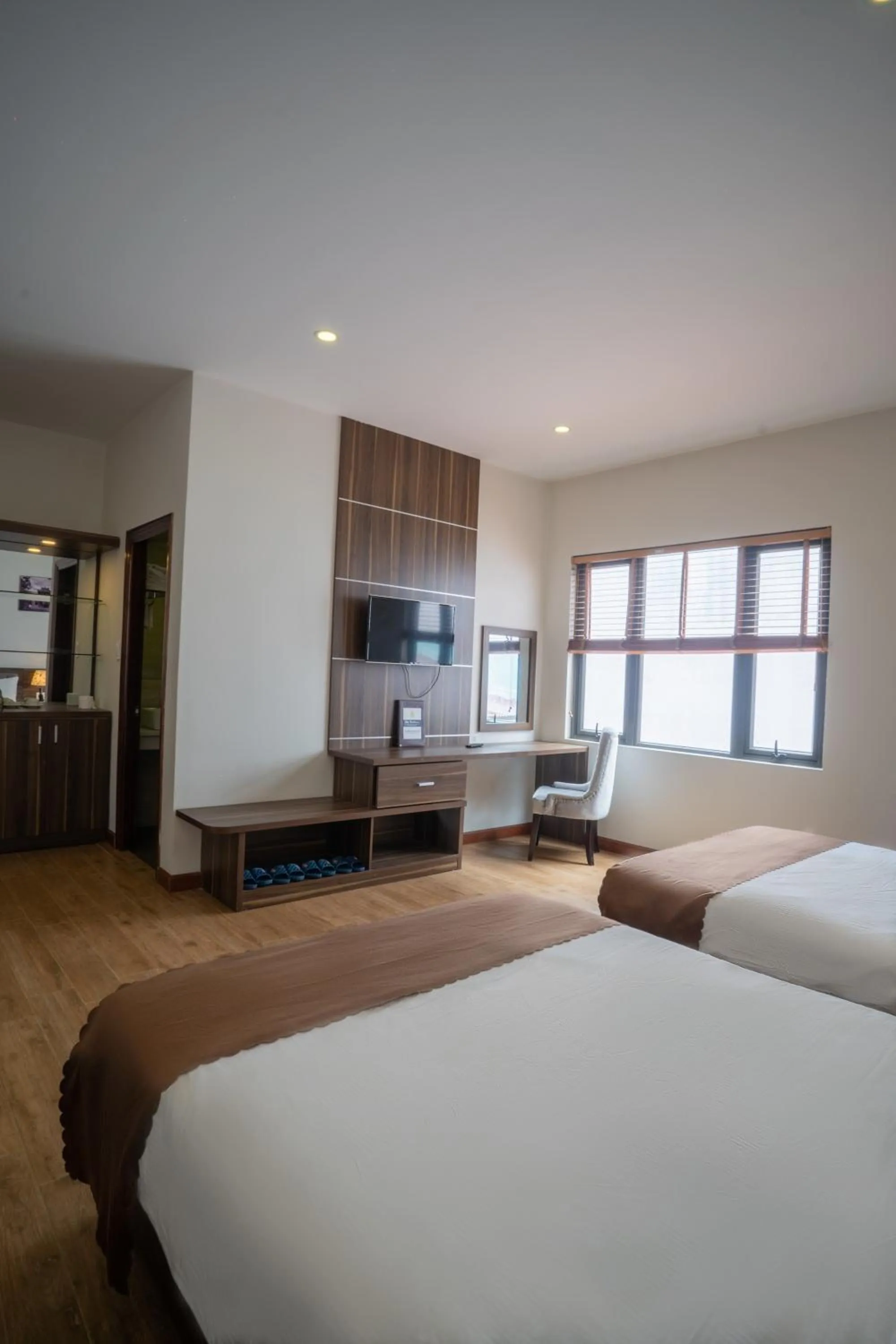 Bedroom, Bed in Mai Khanh Hotel