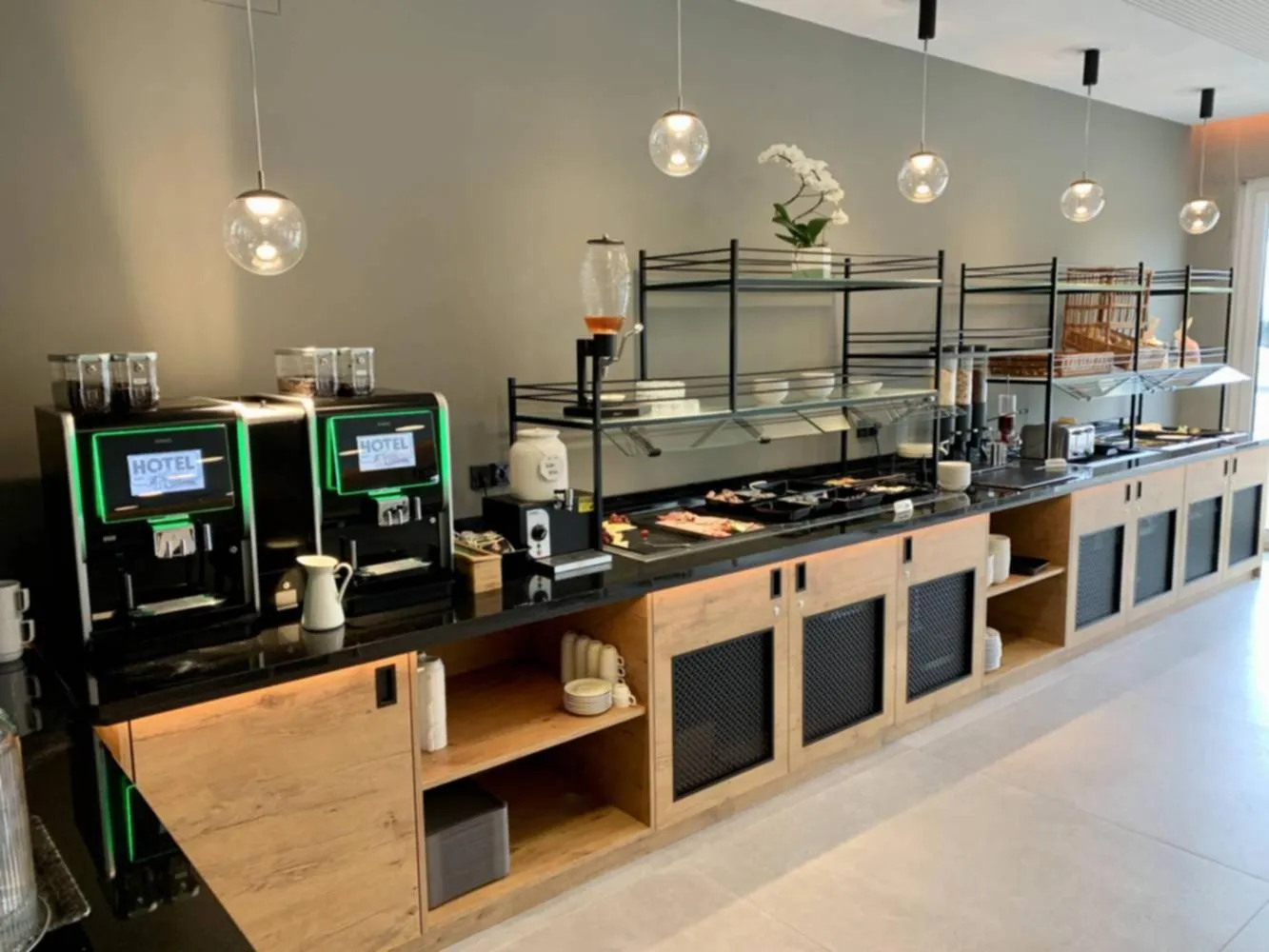 Restaurant/places to eat in Hotel am Sonnenlandpark