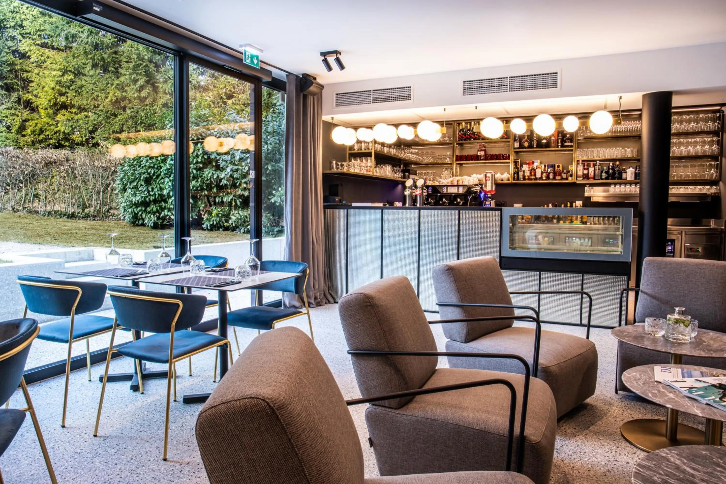 Restaurant/places to eat in Hotel Čad