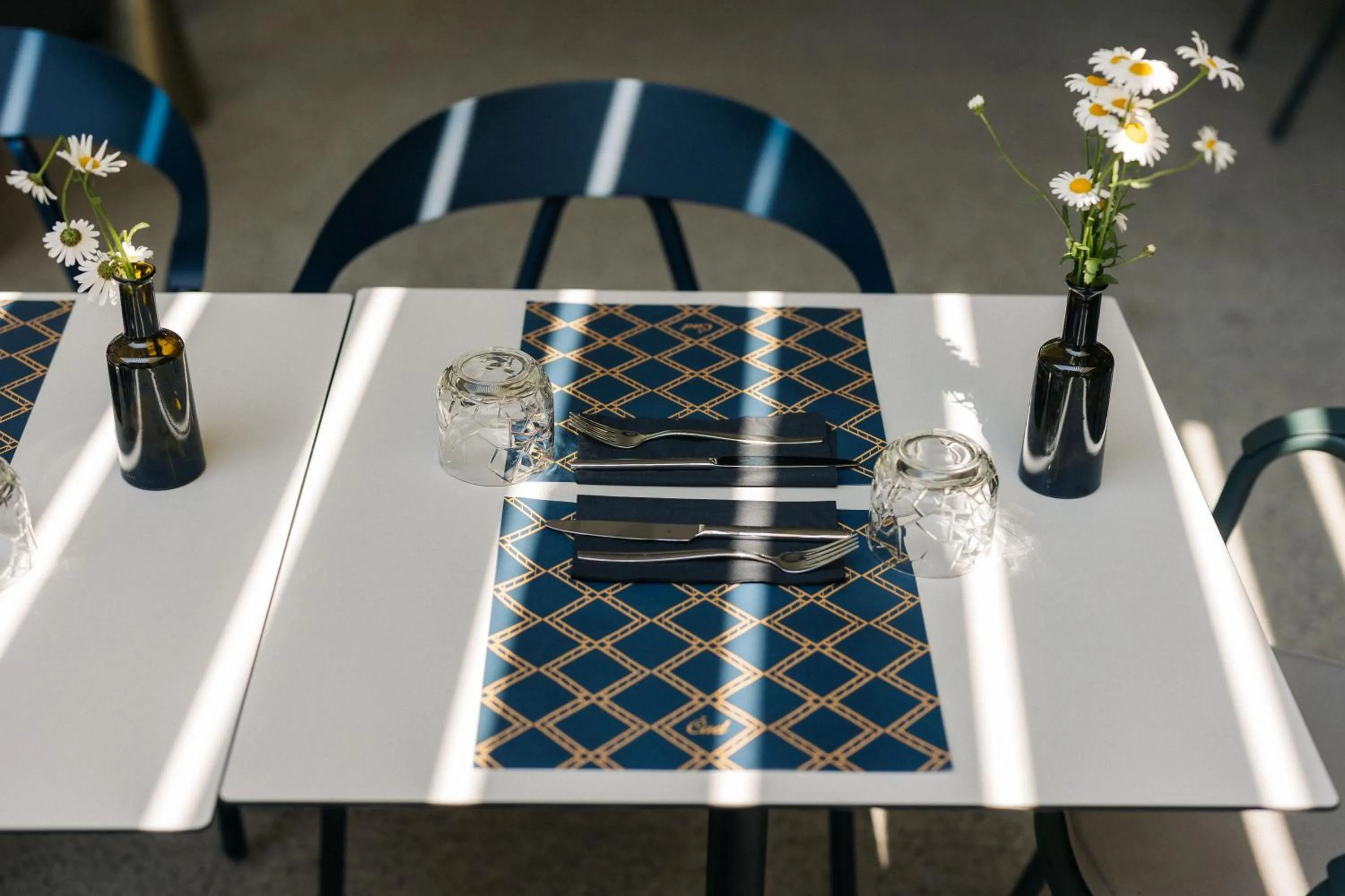 Restaurant/places to eat in Hotel Čad