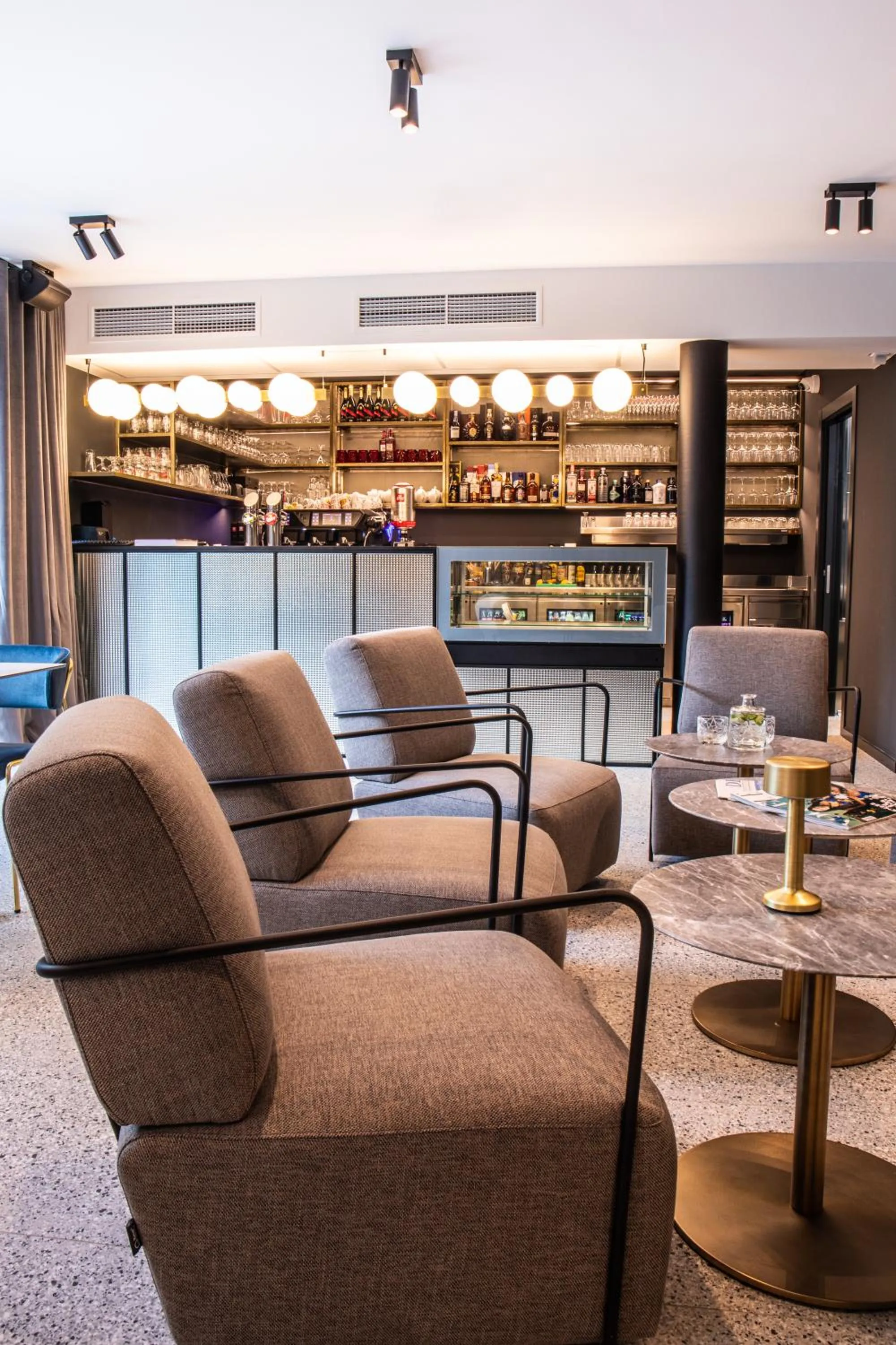 Restaurant/places to eat in Hotel Čad