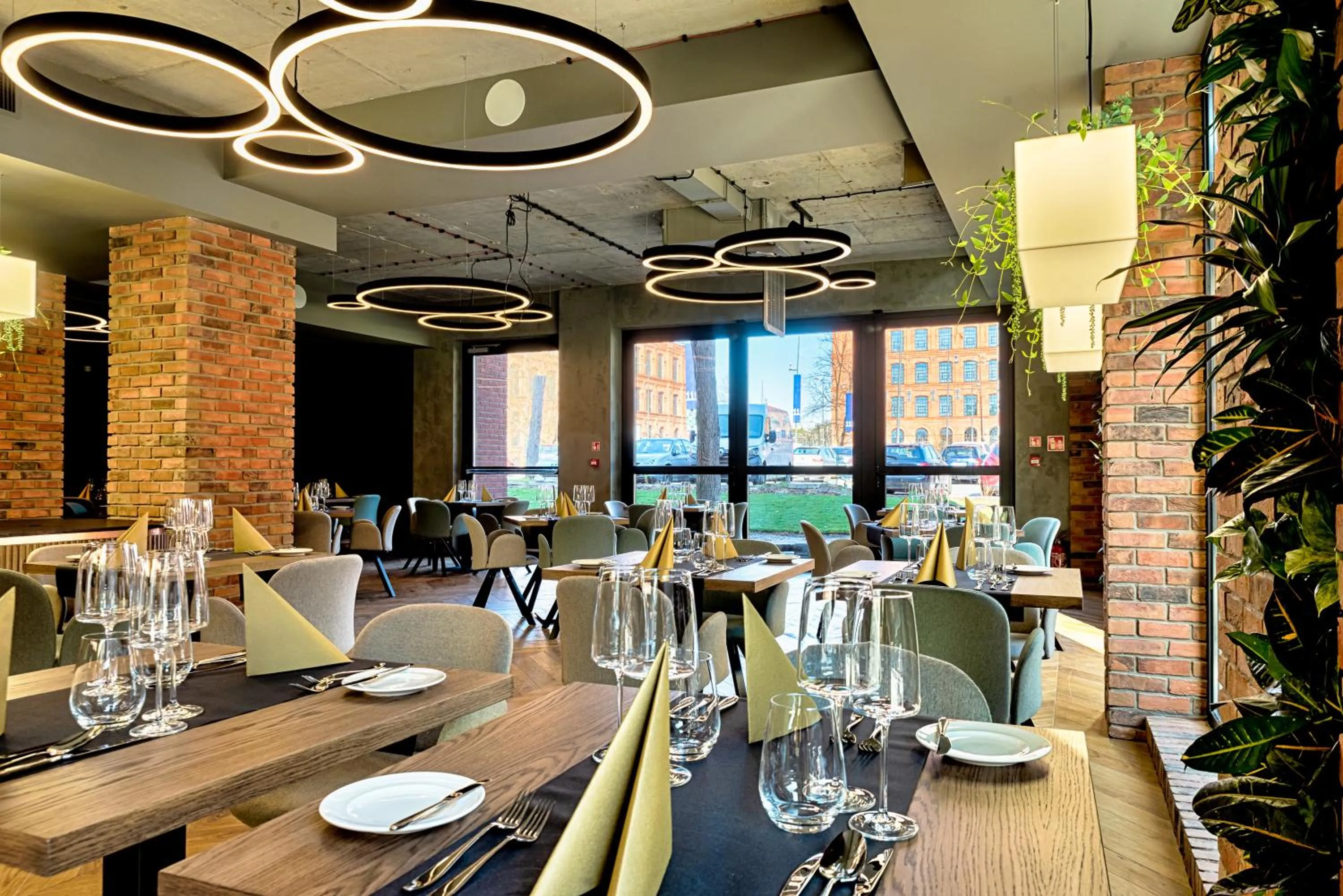 Restaurant/places to eat in Hotel The Loom