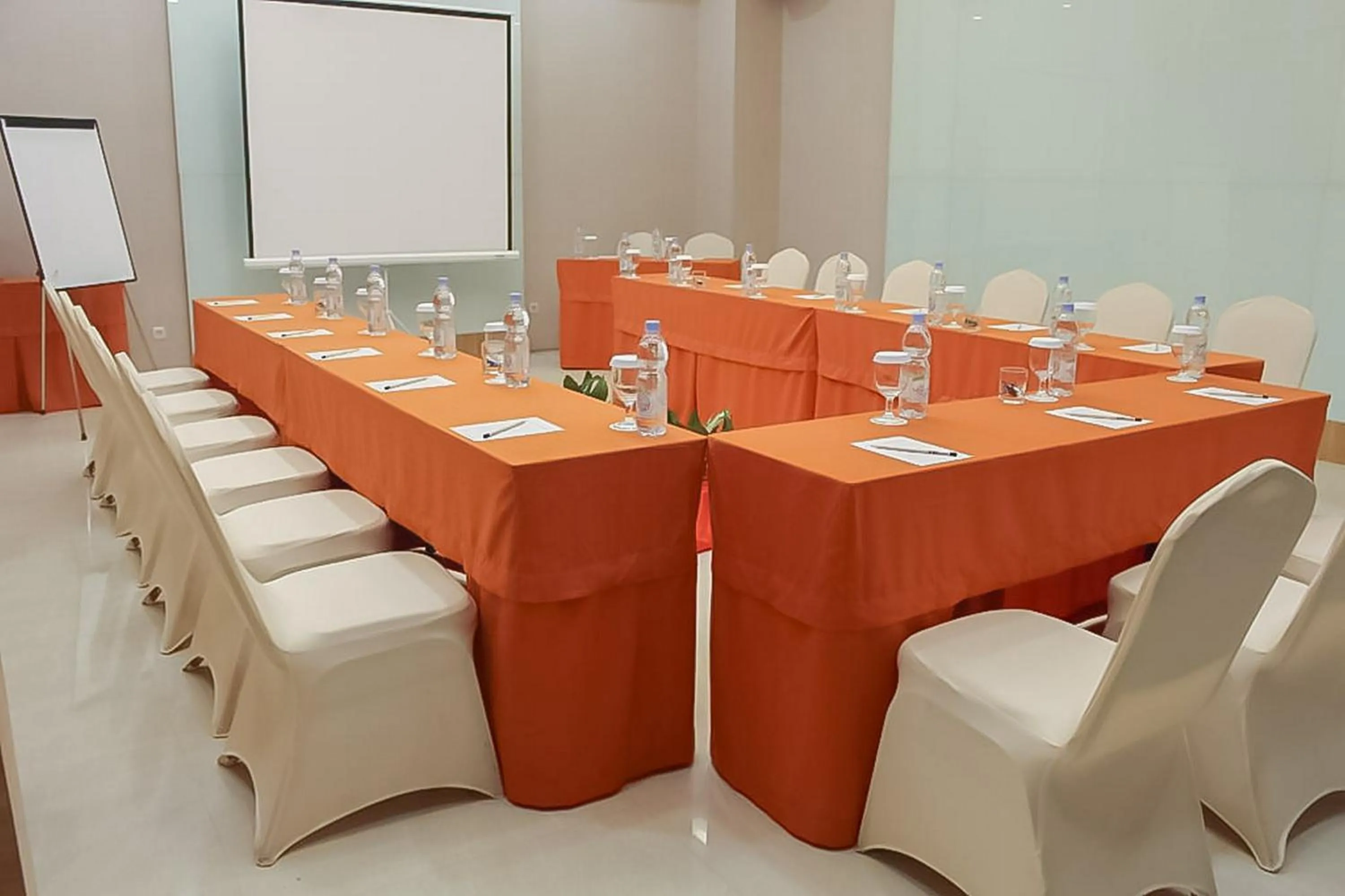 Business facilities in Hotel Mutiara Padang Sidimpuan Mitra RedDoorz