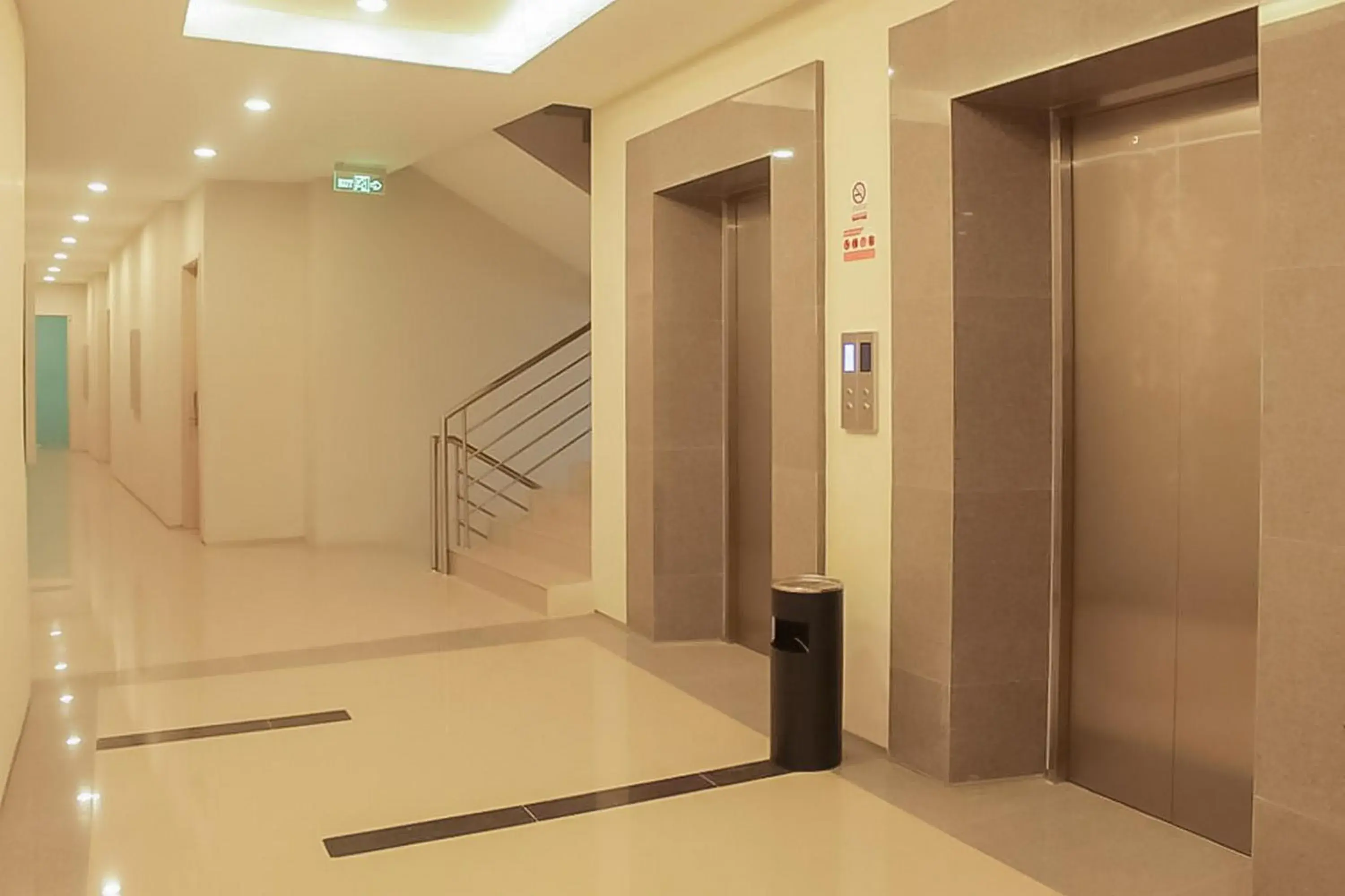 Property building in Hotel Mutiara Padang Sidimpuan Mitra RedDoorz Property building in Hotel Mutiara Padang Sidimpuan Mitra RedDoorz