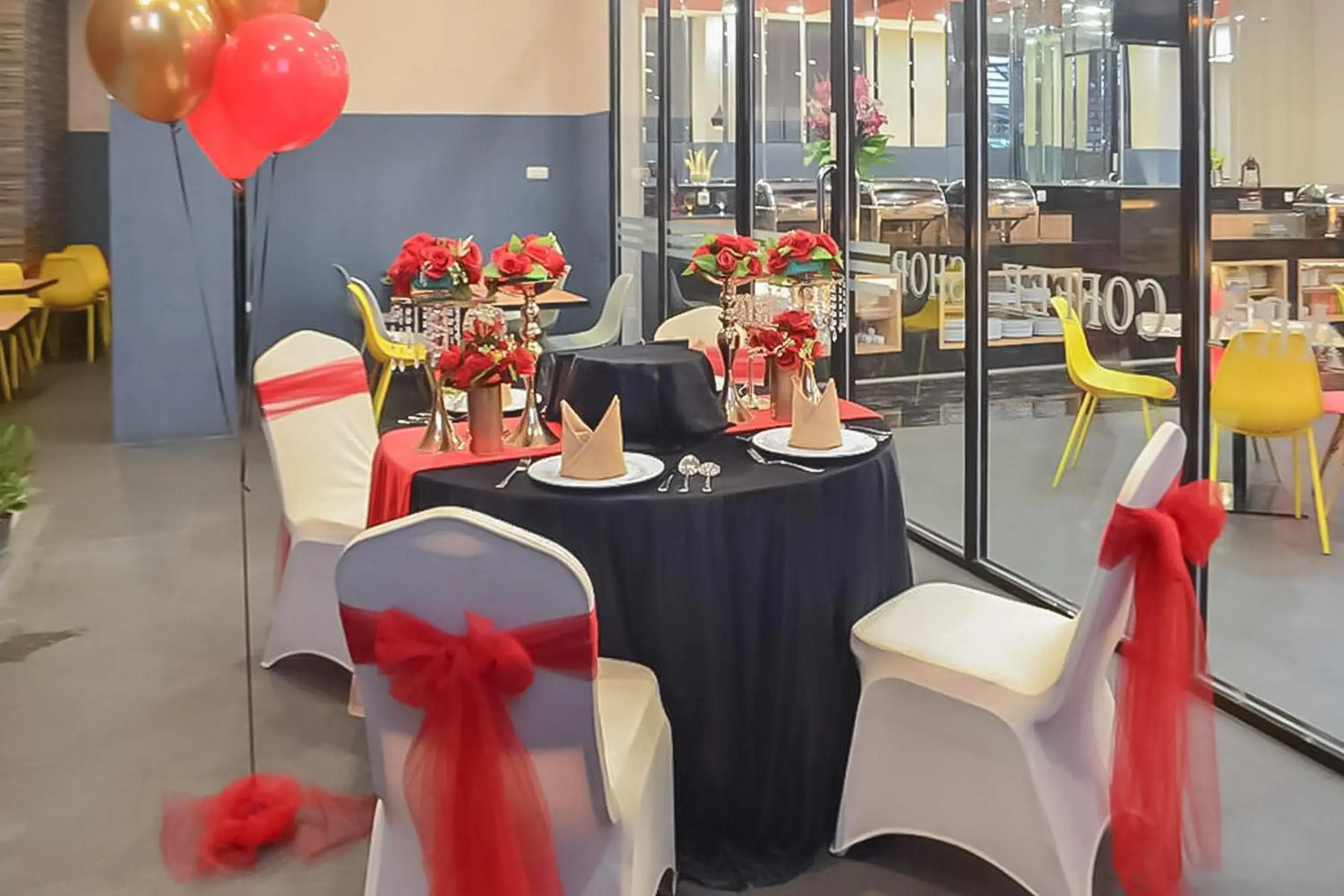 Restaurant/places to eat in Hotel Mutiara Padang Sidimpuan Mitra RedDoorz Restaurant/places to eat in Hotel Mutiara Padang Sidimpuan Mitra RedDoorz