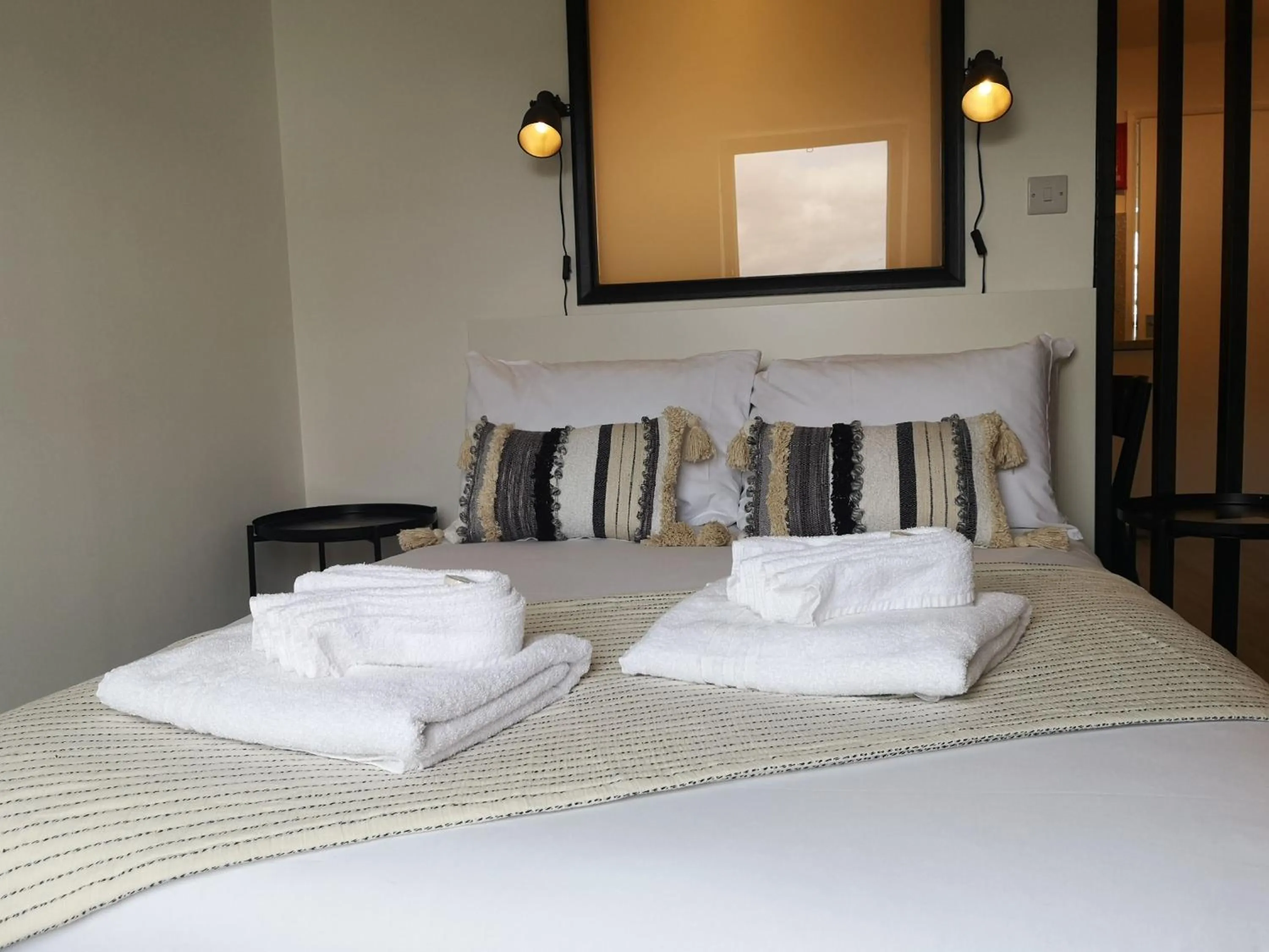 Bedroom, Bed in Eastcliff Escape Folkestone