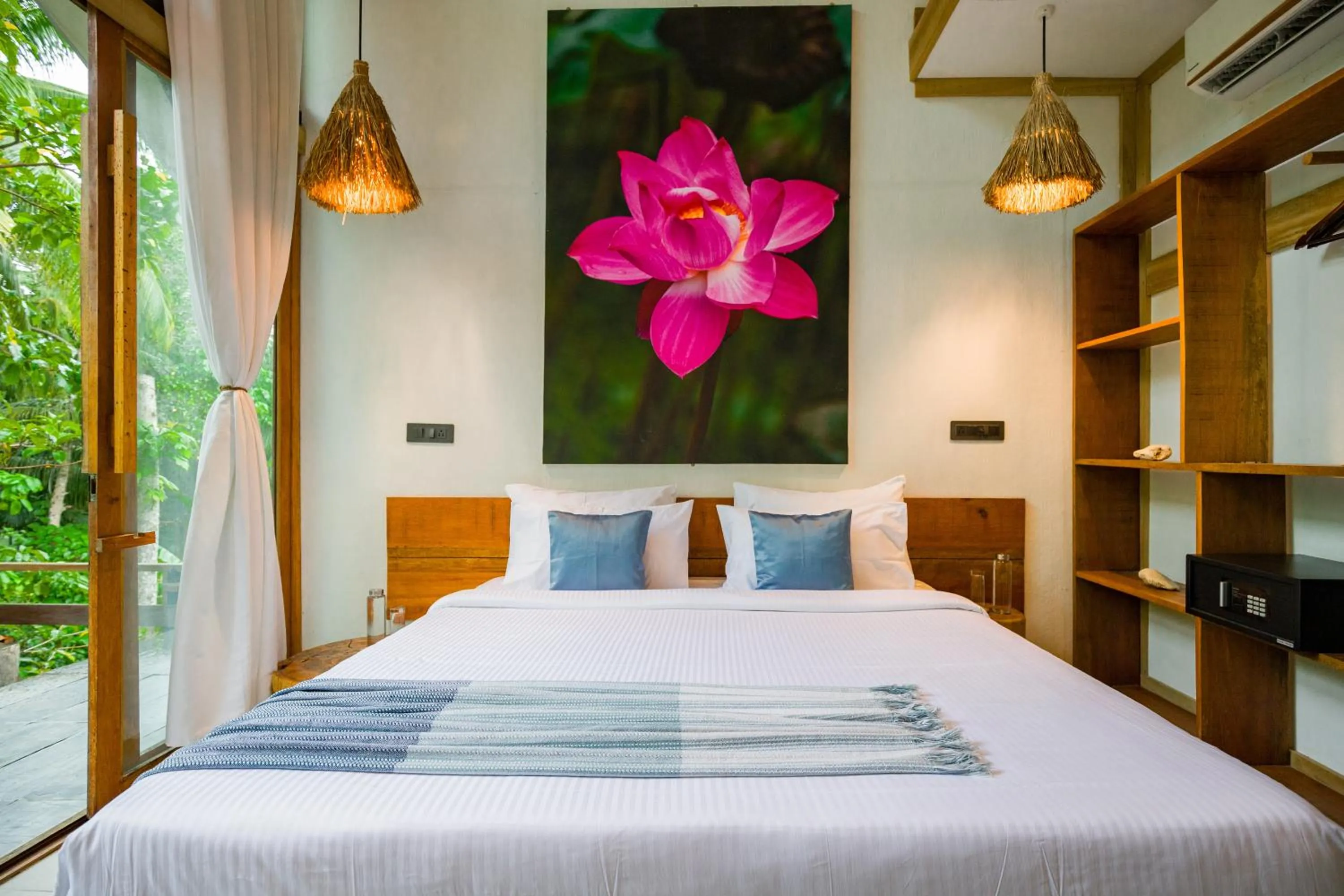 Bed in Satya Boutique Resort & Spa