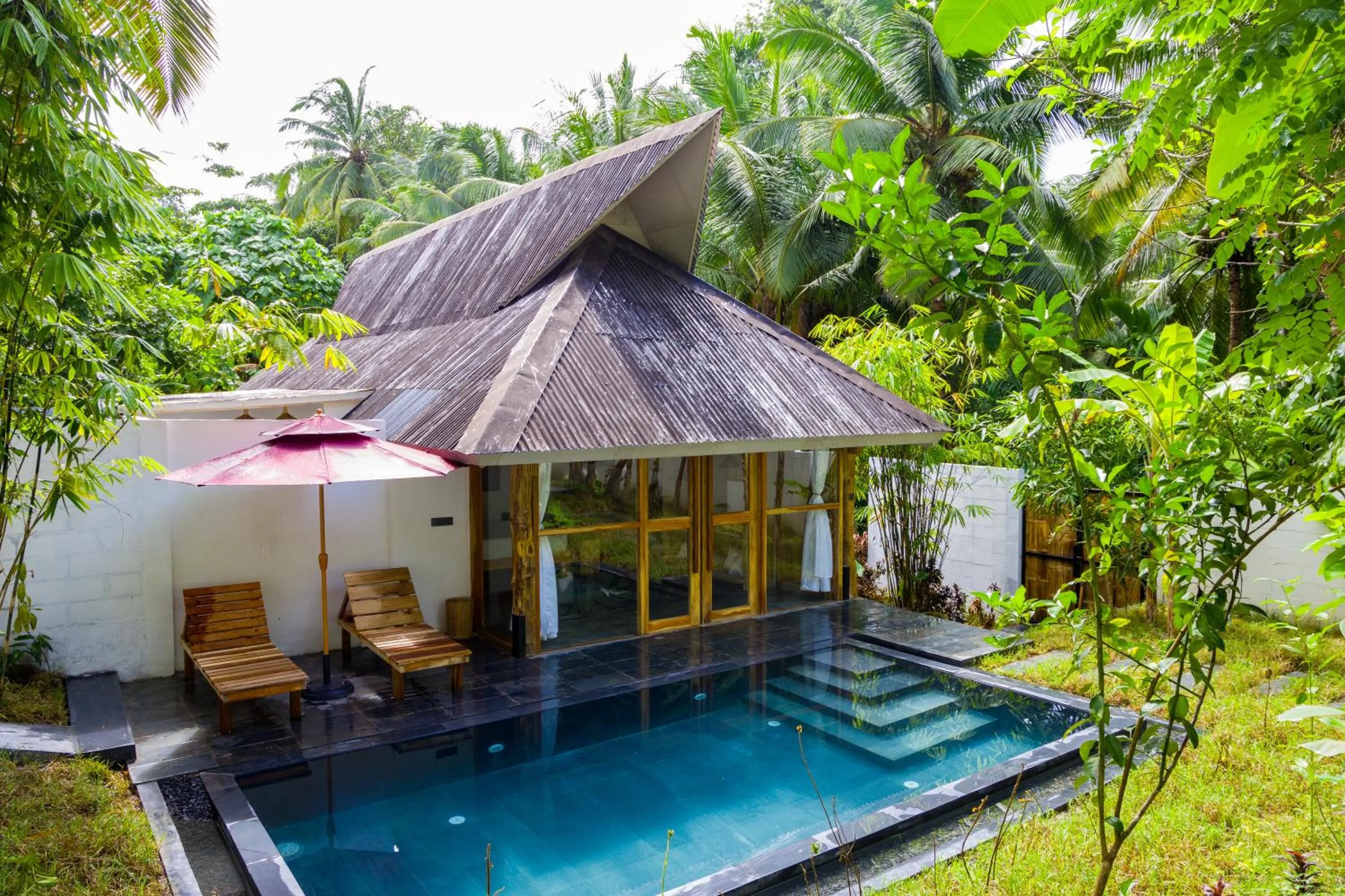 Swimming pool in Satya Boutique Resort & Spa