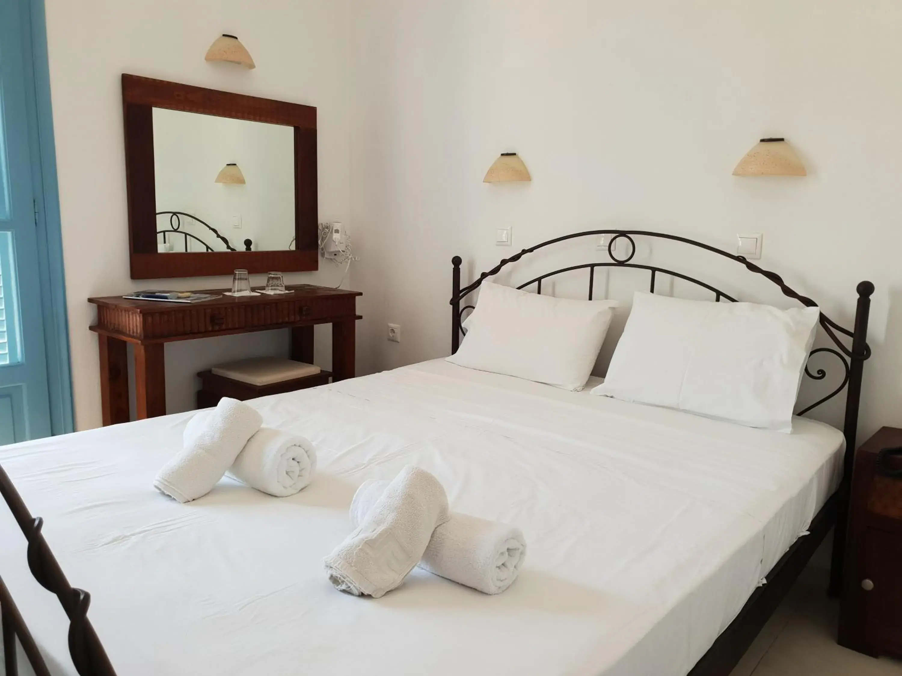 Standard Single Room in Captain's Rocks Hotel Standard Single Room in Captain's Rocks Hotel