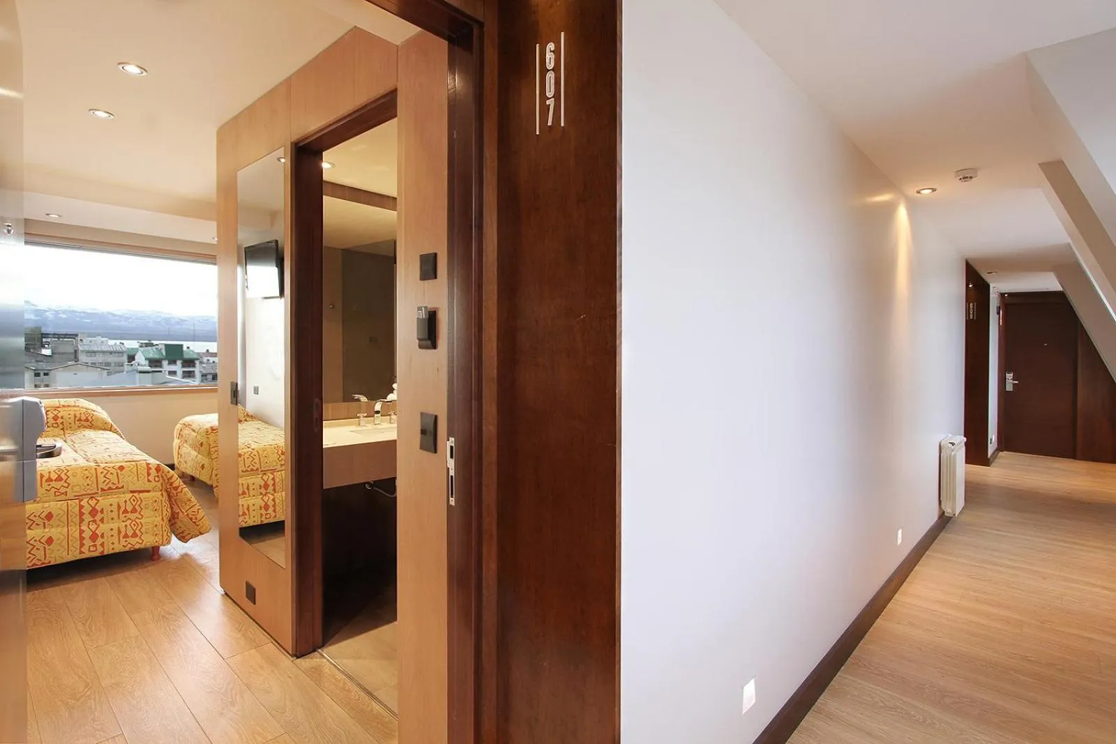 Photo of the whole room, Bed in Hotel Bariloche Suites