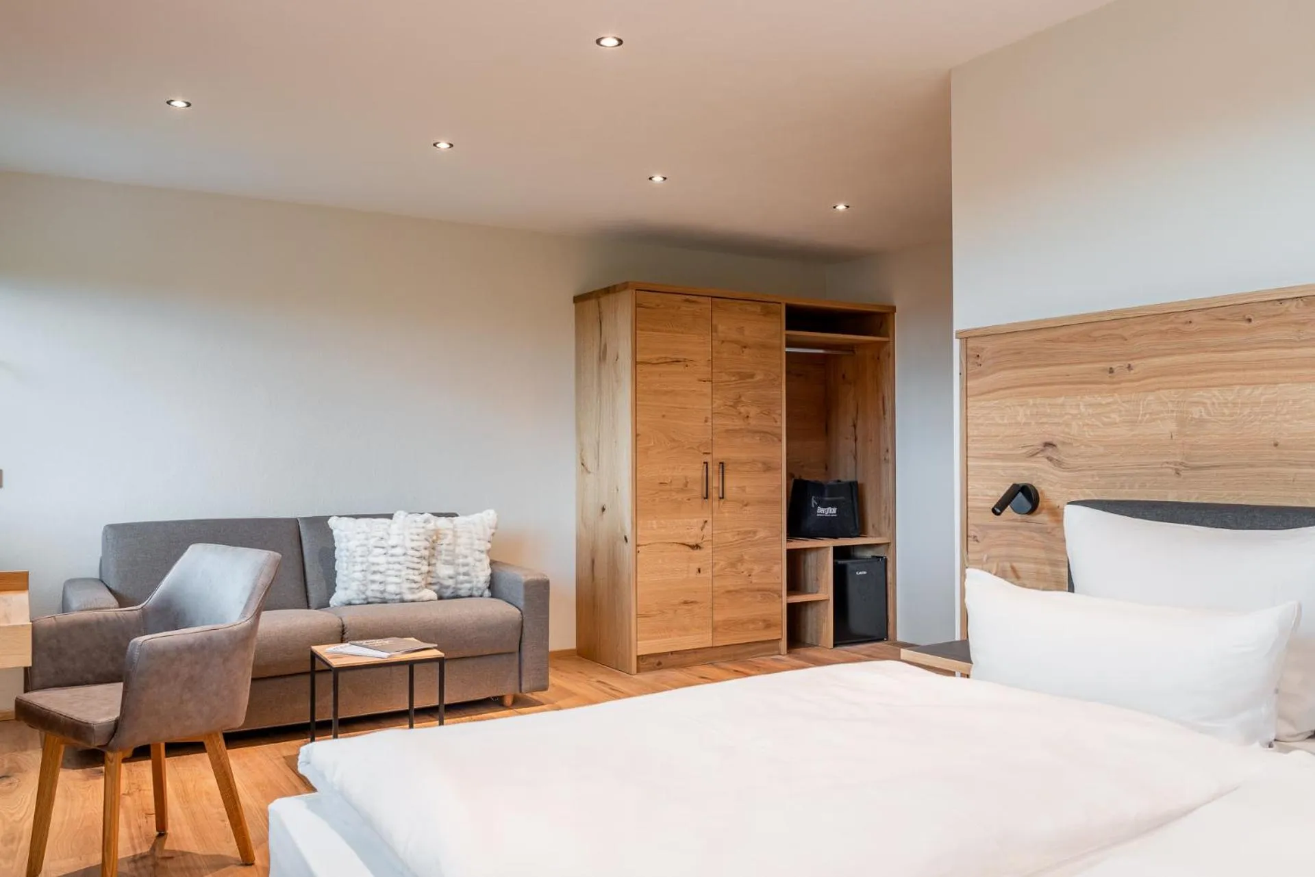 Balcony/Terrace, Bed in Hotel Bergflair