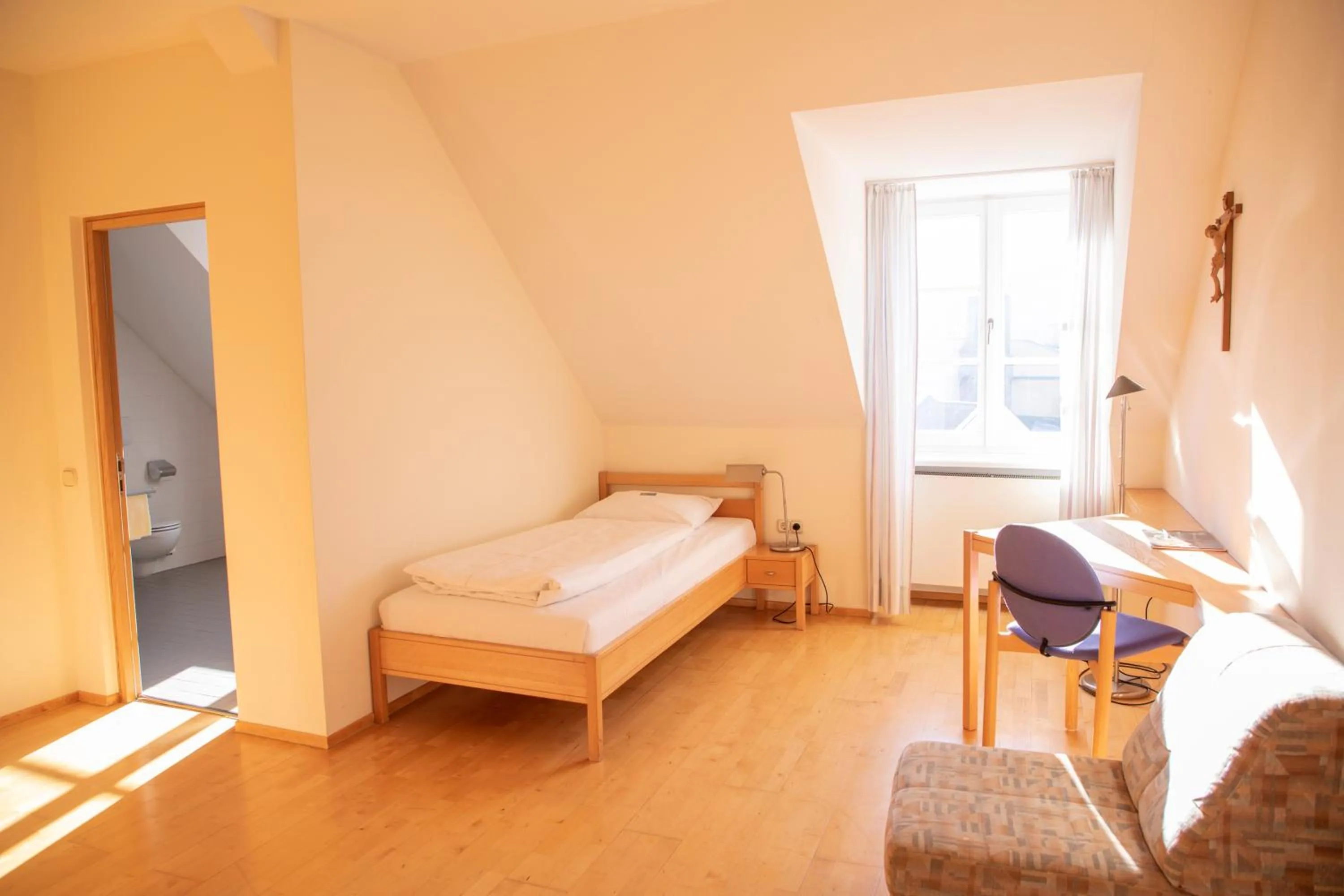 Single Room in Haus der Begegnung Heilig Geist