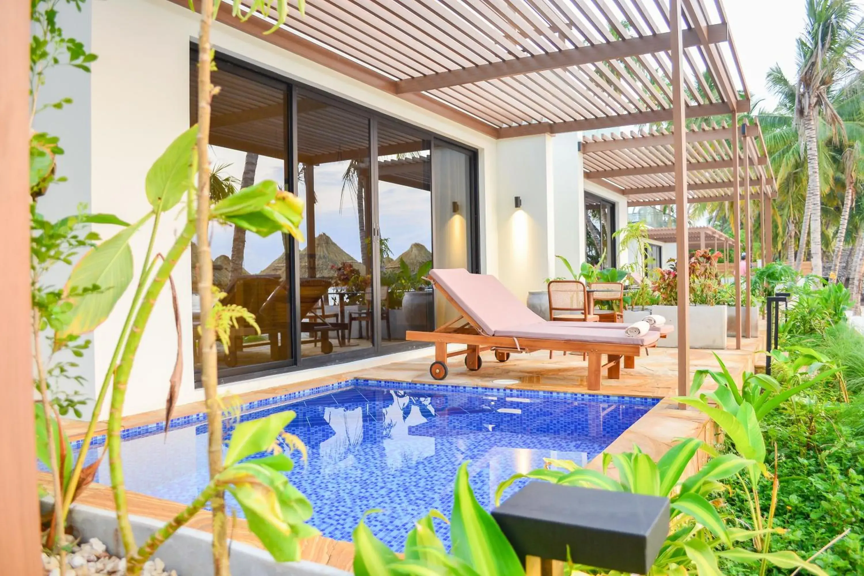 Swimming pool in TOA Hotel & Spa Zanzibar Swimming pool in TOA Hotel & Spa Zanzibar