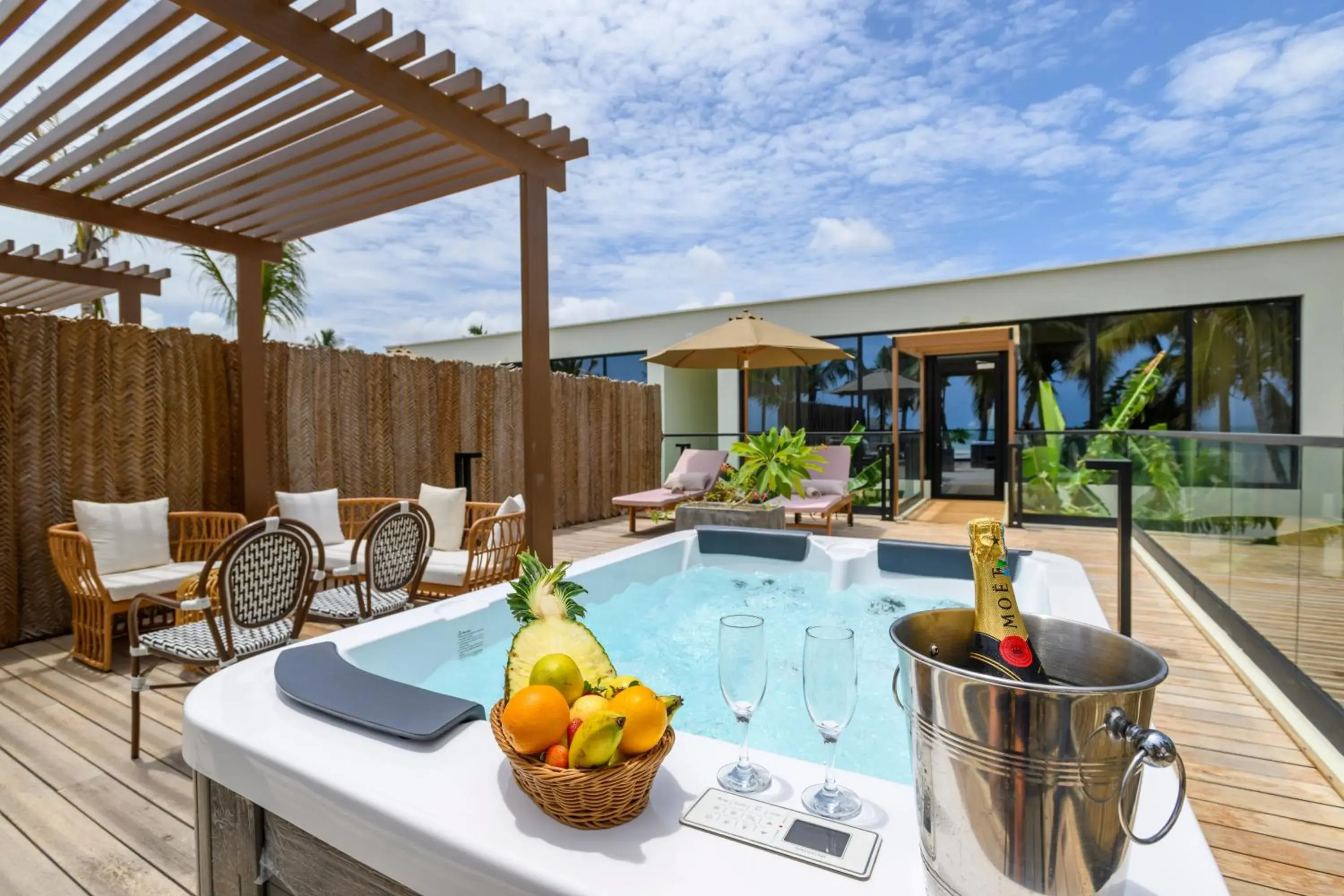 Suite with Hot Tub - single occupancy in TOA Hotel & Spa Zanzibar Suite with Hot Tub - single occupancy in TOA Hotel & Spa Zanzibar