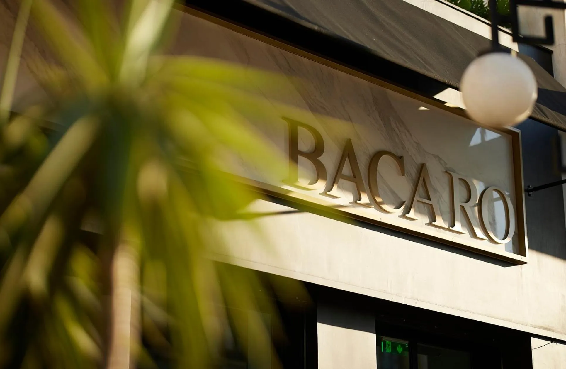 Restaurant/places to eat in The Port Square Hotel