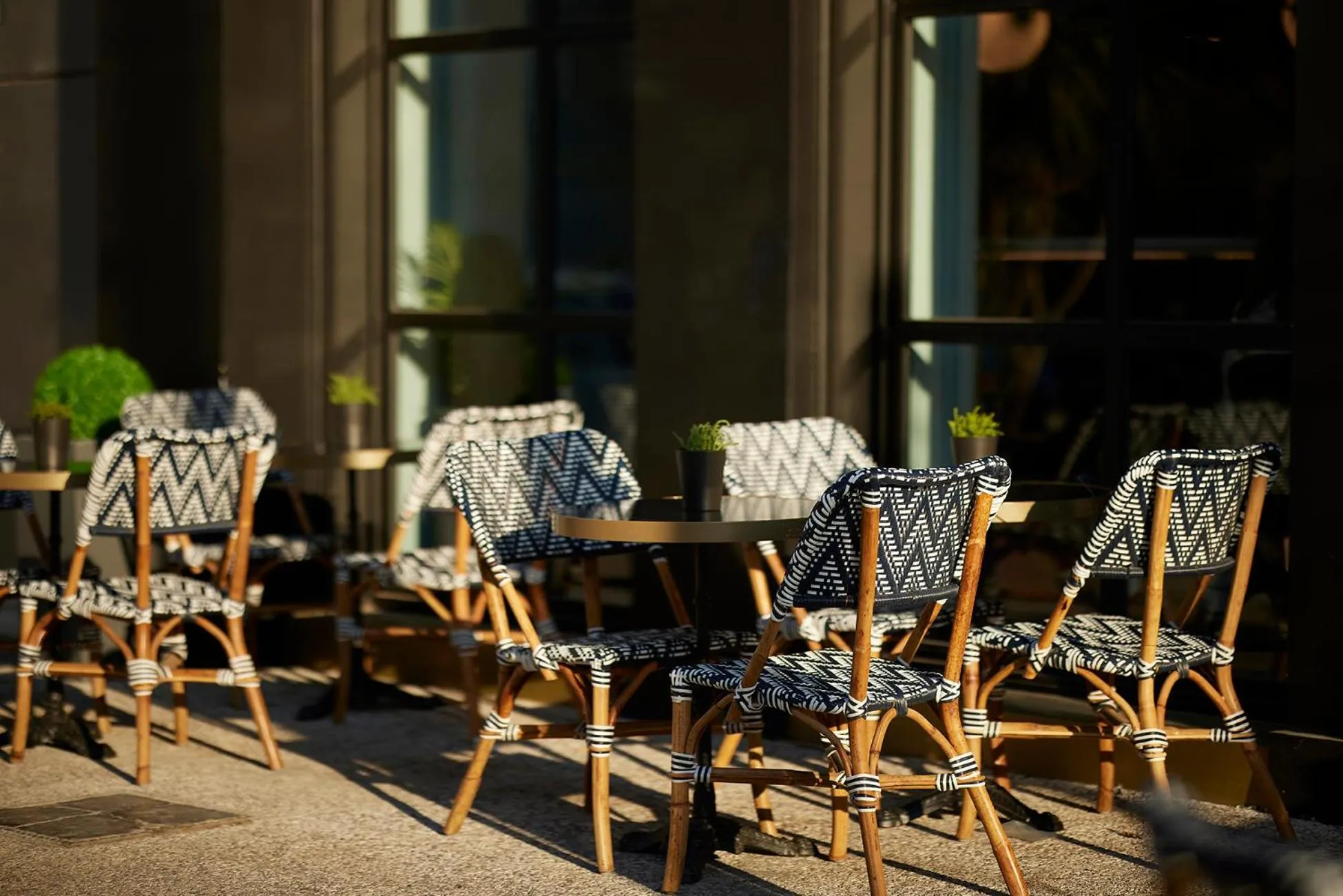 Restaurant/places to eat in The Port Square Hotel