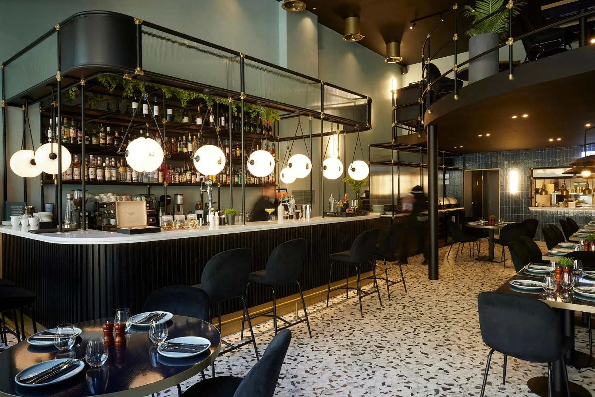 Restaurant/places to eat in The Port Square Hotel