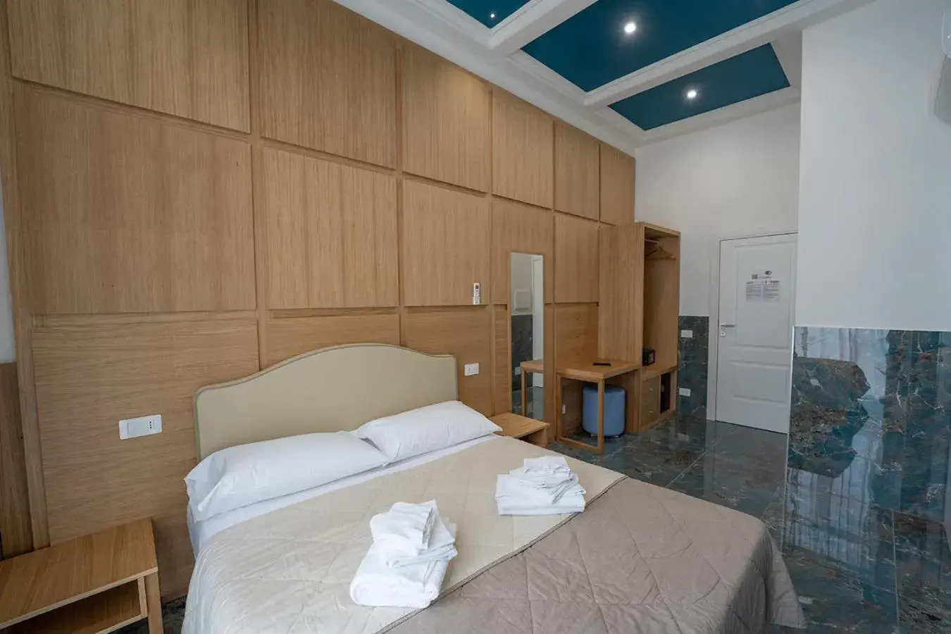 Suite with City View in P.C. Boutique Medina H. Napoli Centro, by Clapa Group Suite with City View in P.C. Boutique Medina H. Napoli Centro, by Clapa Group