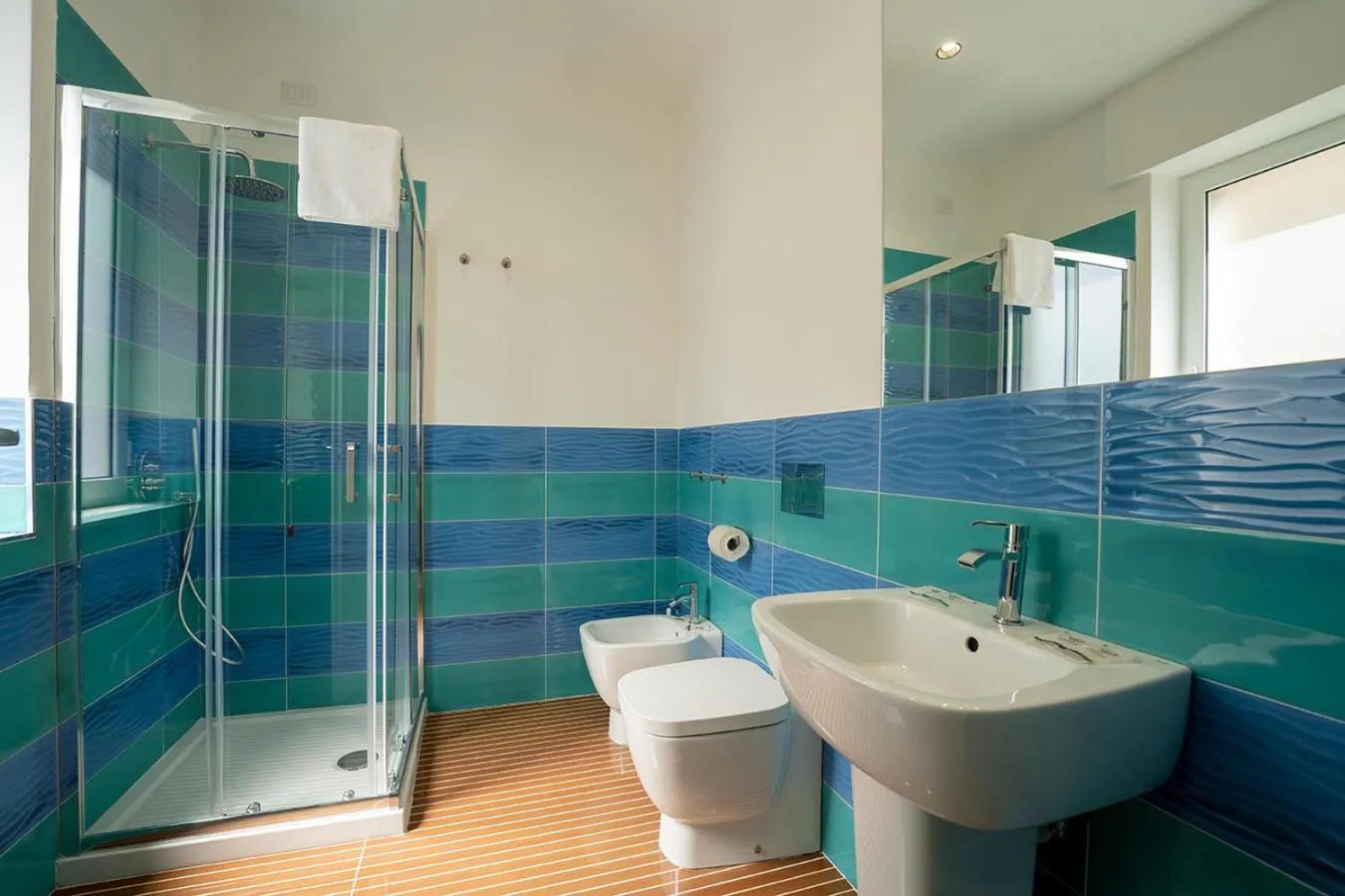 Bathroom in P.C. Boutique Medina H. Napoli Centro, by Clapa Group