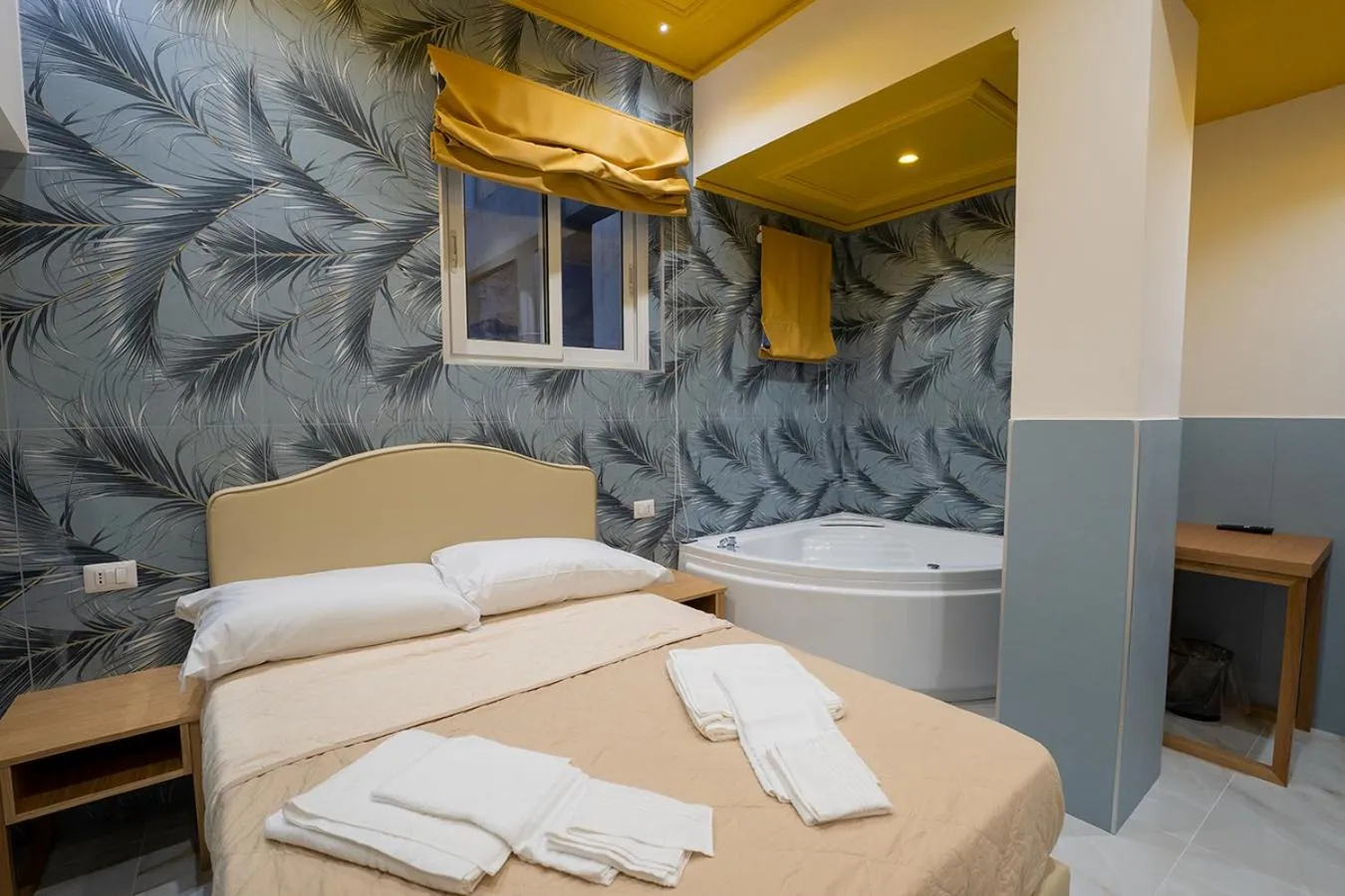 Bed in P.C. Boutique Medina H. Napoli Centro, by Clapa Group