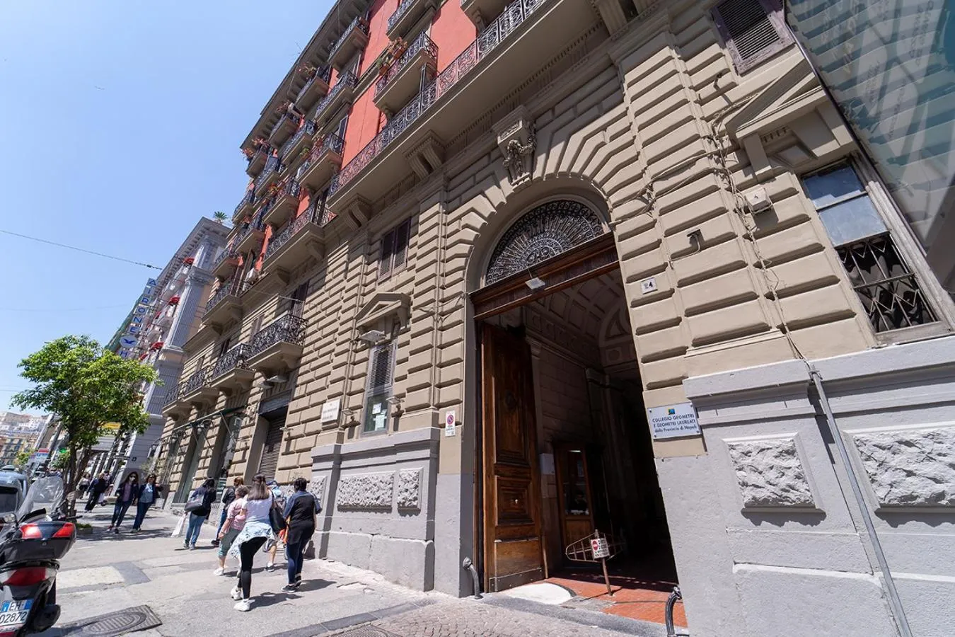 Property building in P.C. Boutique Medina H. Napoli Centro, by Clapa Group