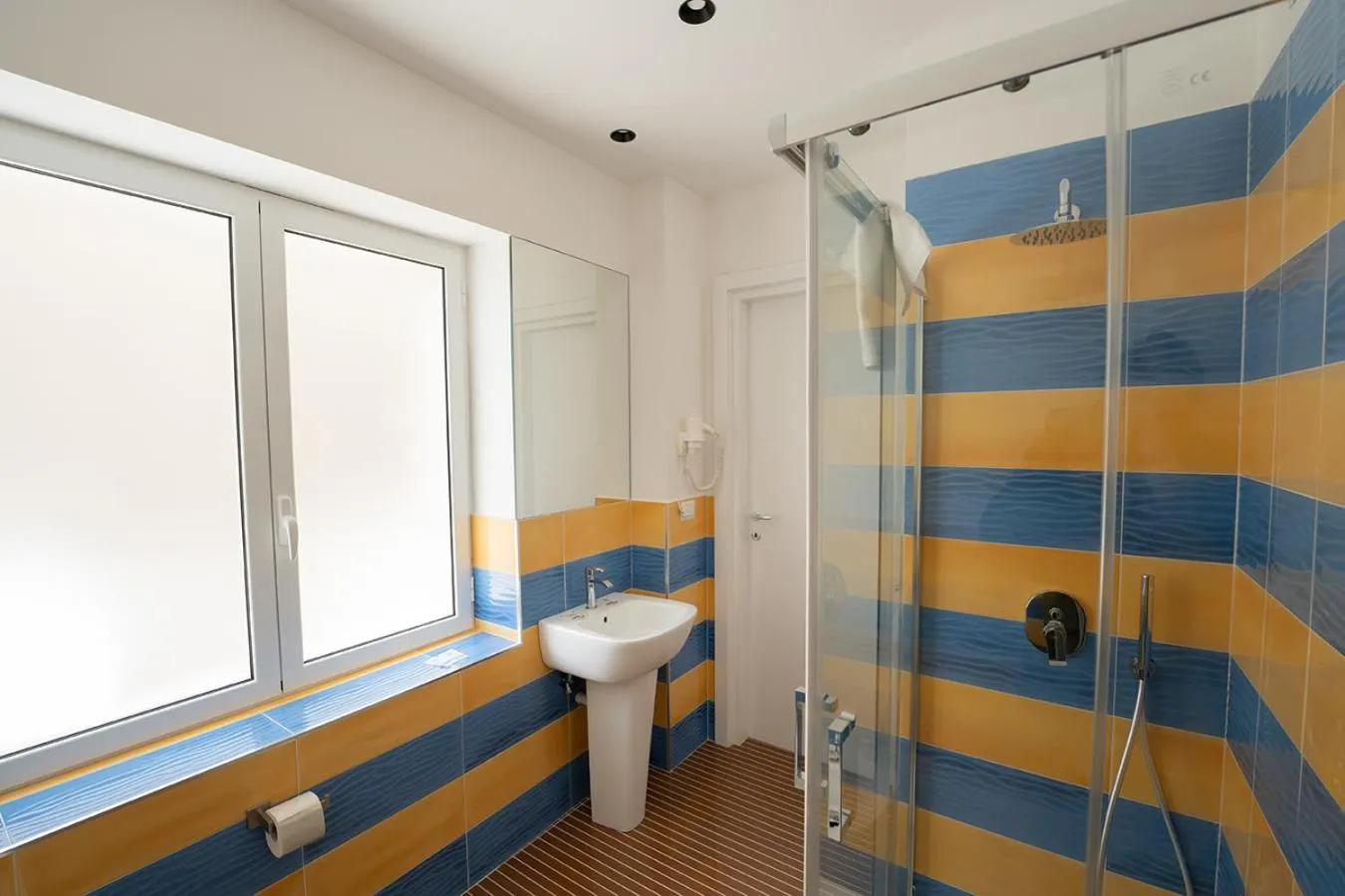 Bathroom in P.C. Boutique Medina H. Napoli Centro, by Clapa Group