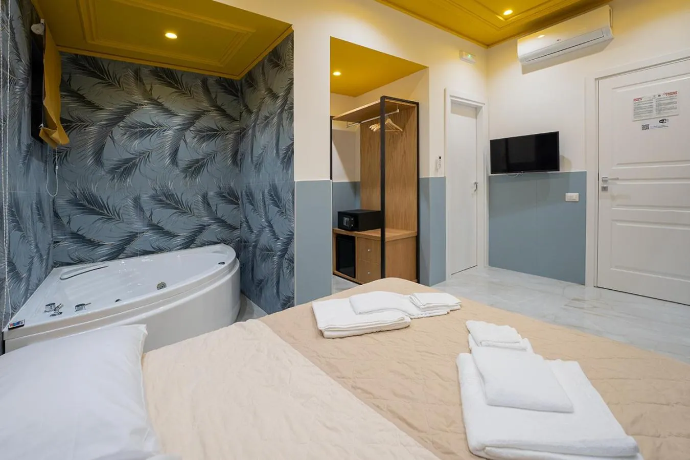 Bed in P.C. Boutique Medina H. Napoli Centro, by Clapa Group