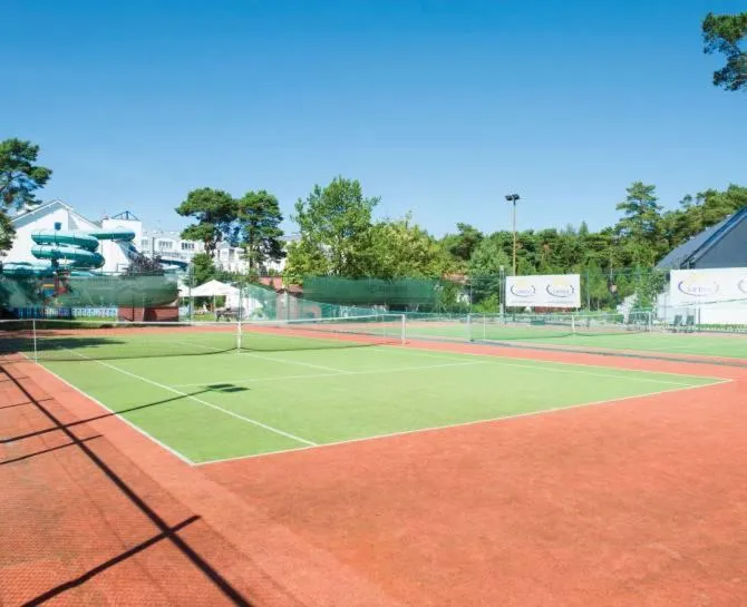 Tennis court in Sandra Spa Pogorzelica & Aquapark