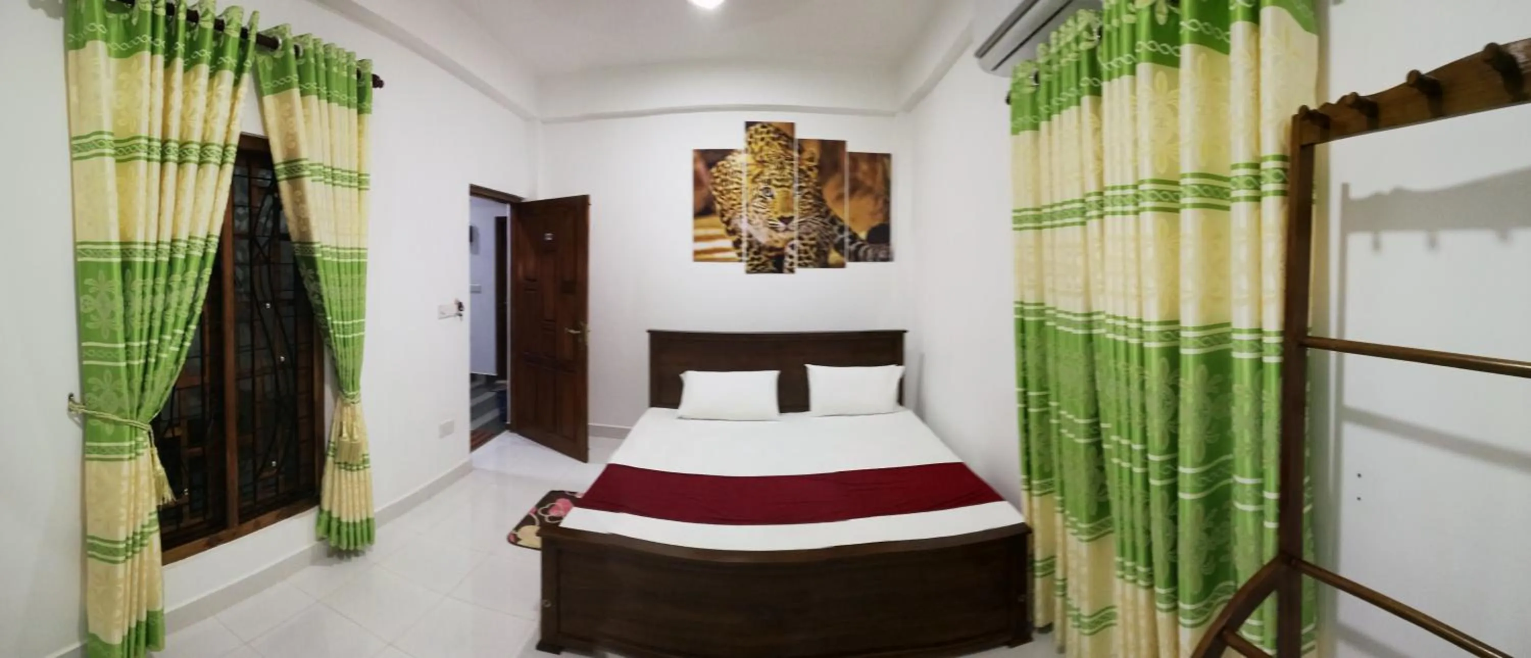 Photo of the whole room, Bed in Dive beach palace