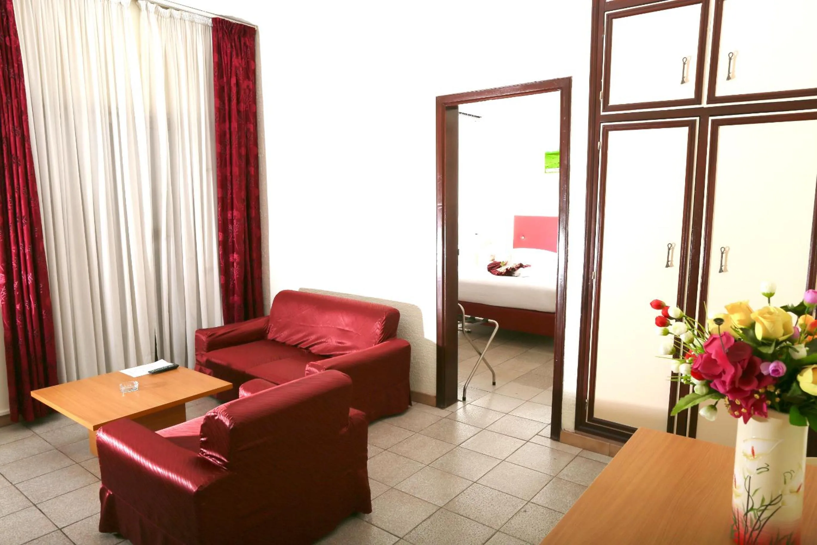 Photo of the whole room in Hotel Mansel