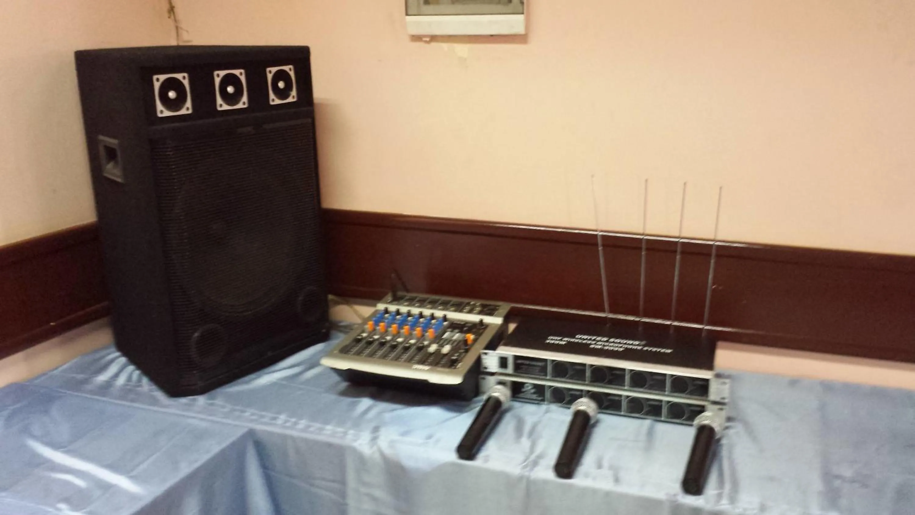 Nightclub / DJ in Hotel Mansel