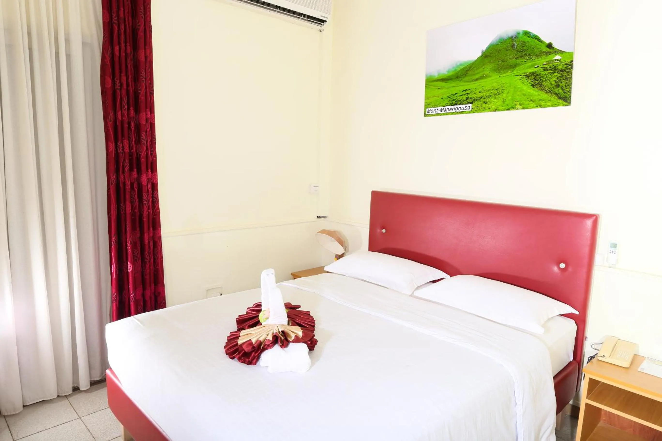 Bed in Hotel Mansel