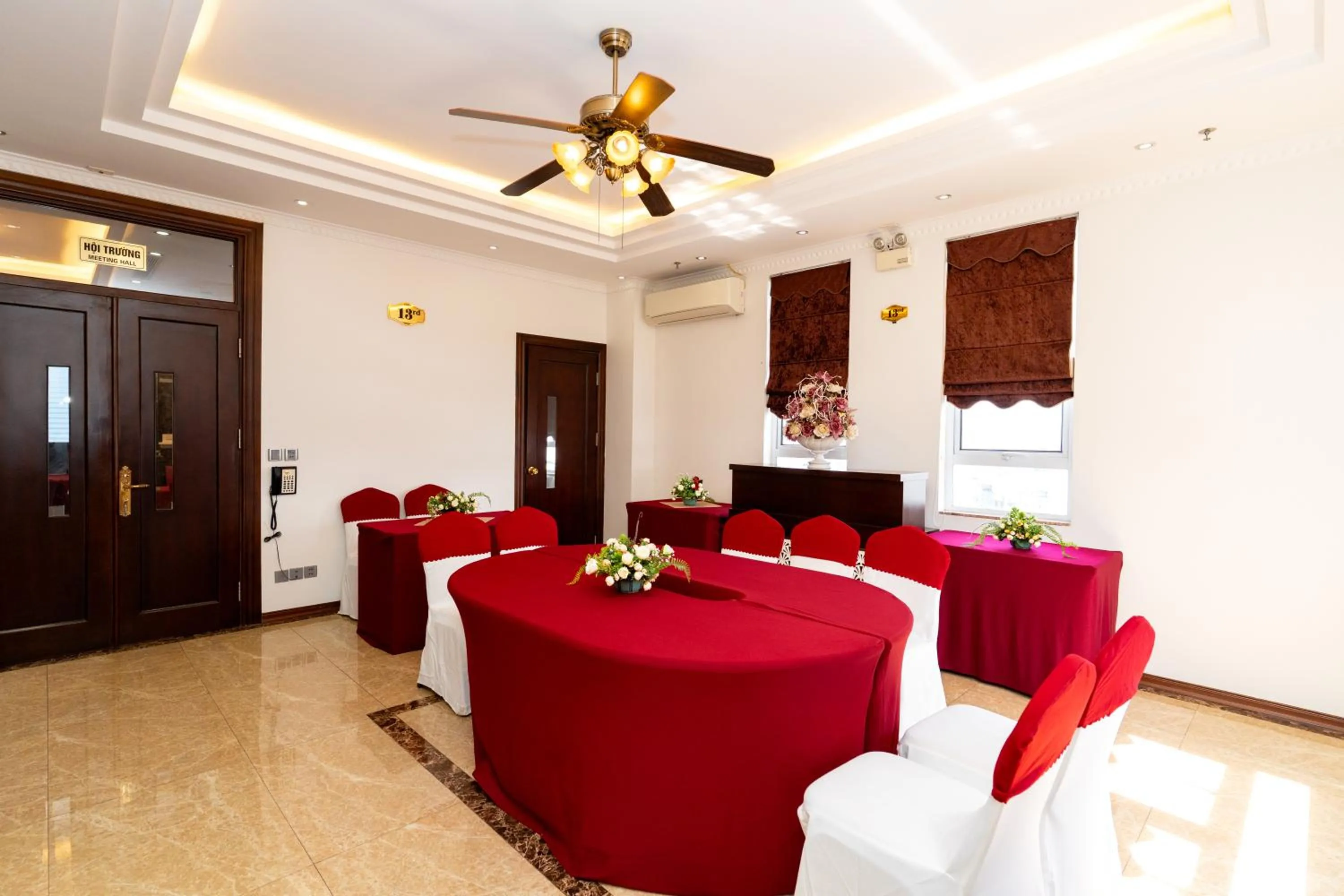 Seating area in CityBay Palace Hạ Long Hotel