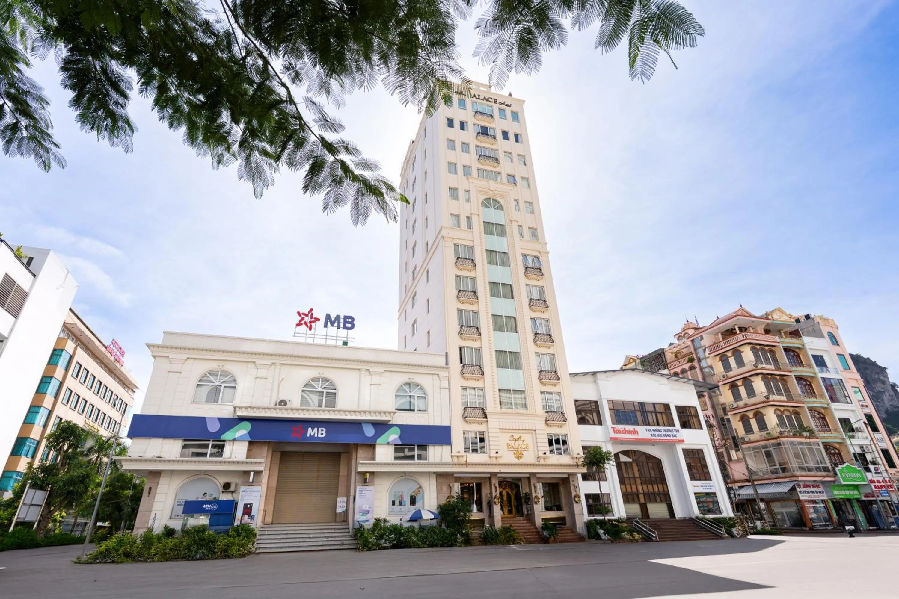 Property building in CityBay Palace Hạ Long Hotel