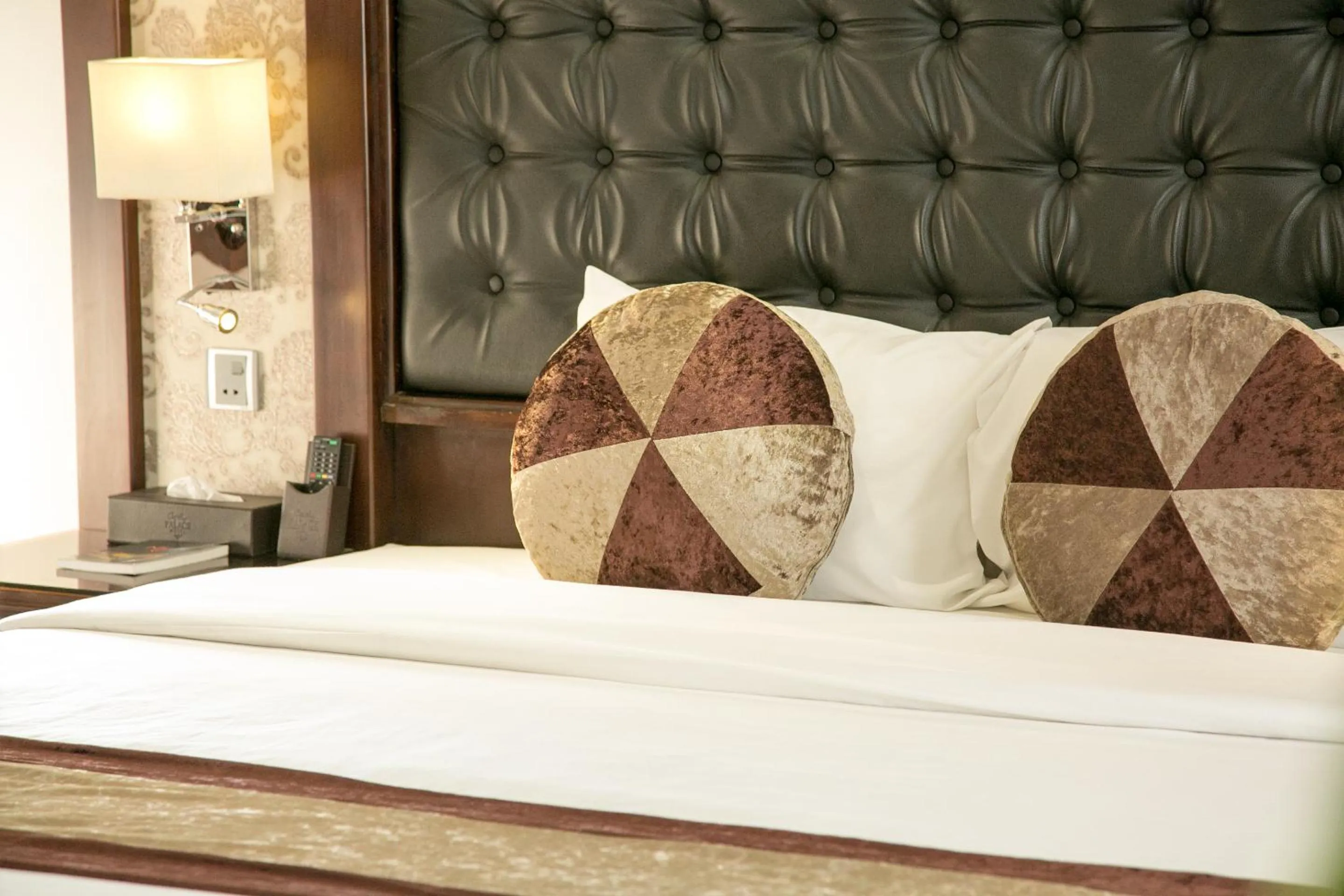 Bed in CityBay Palace Hạ Long Hotel