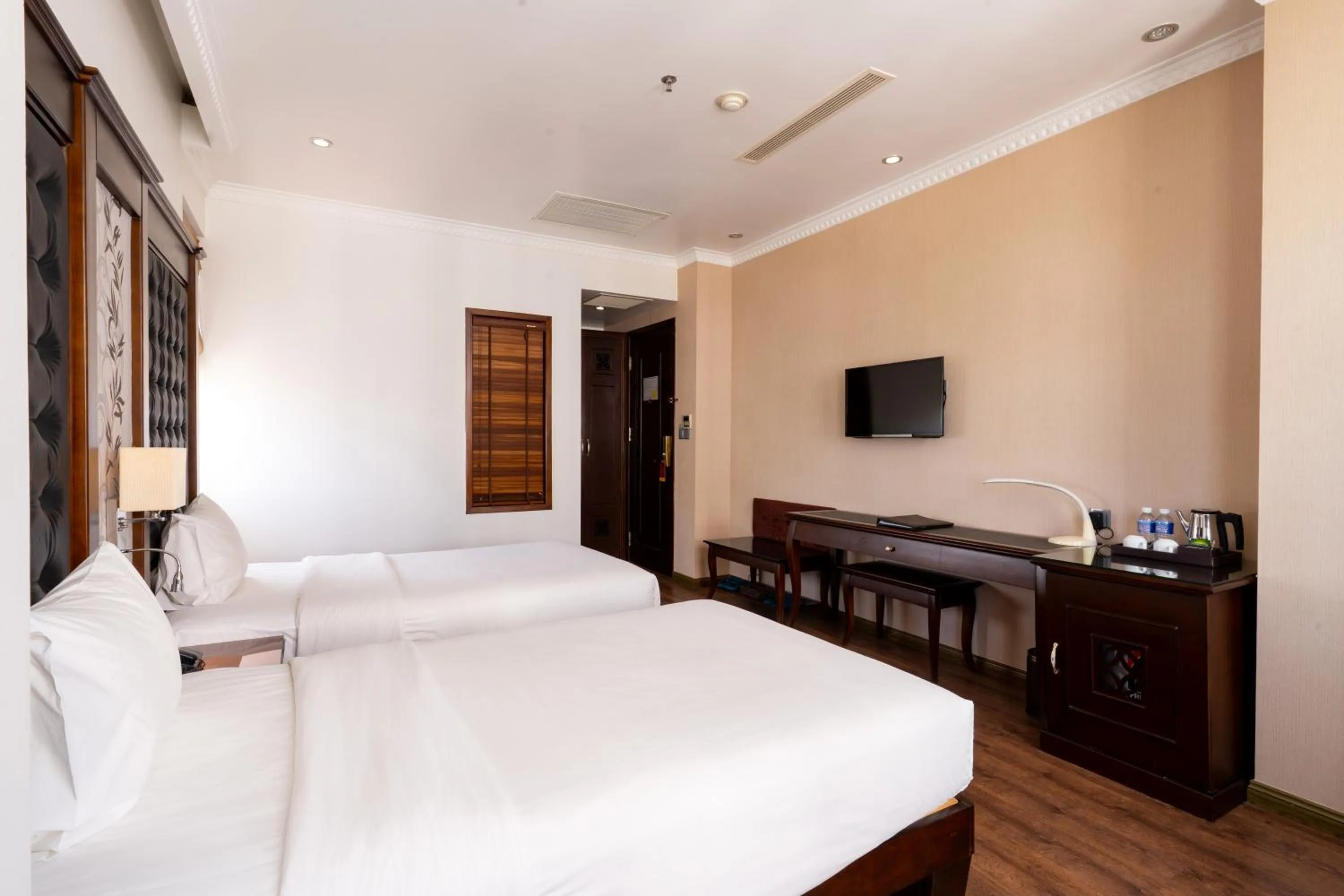 Bedroom, Bed in CityBay Palace Hạ Long Hotel