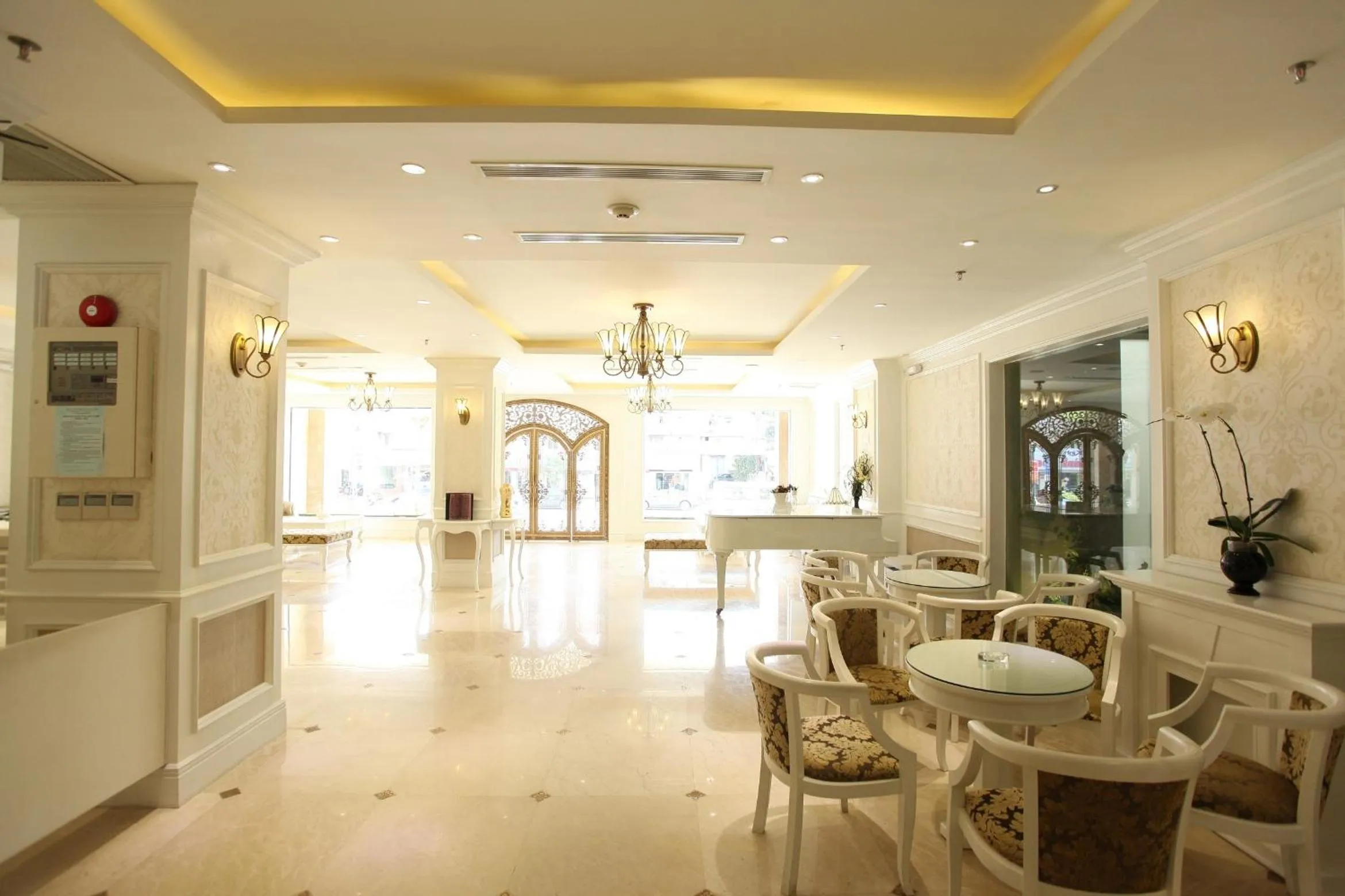 Lobby or reception in CityBay Palace Hạ Long Hotel