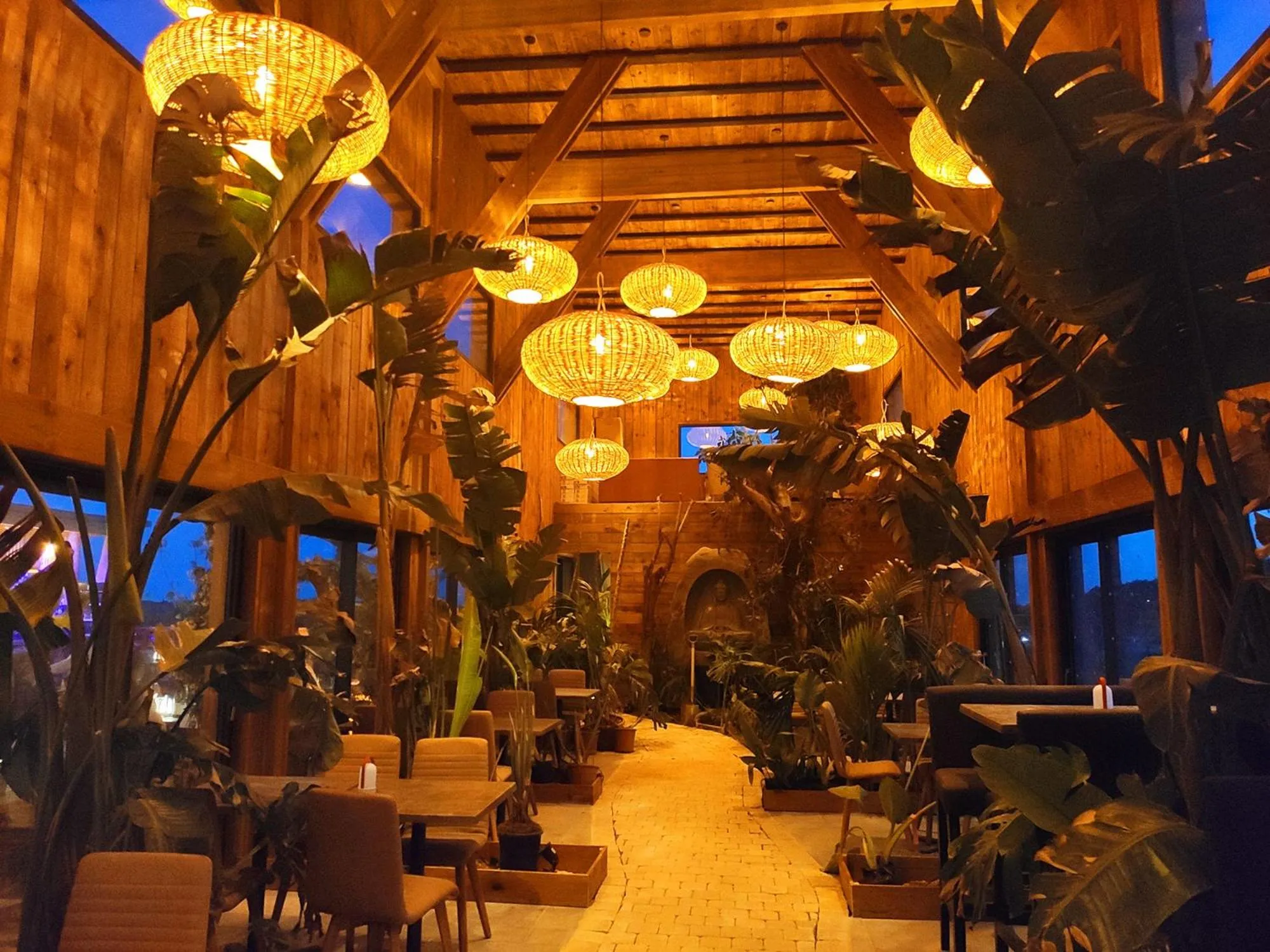 Restaurant/places to eat in Villa Occitana