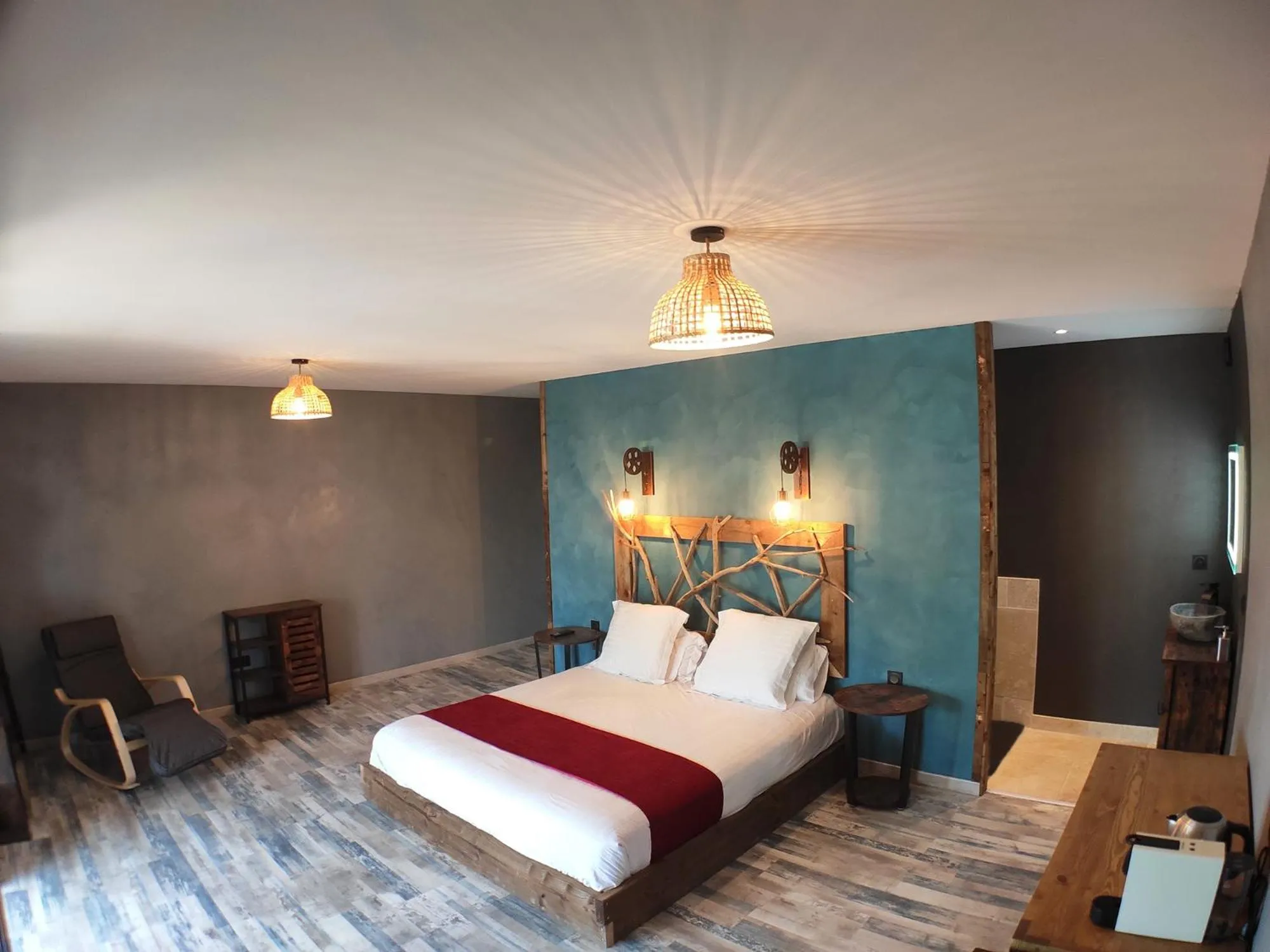 Photo of the whole room, Bed in Villa Occitana