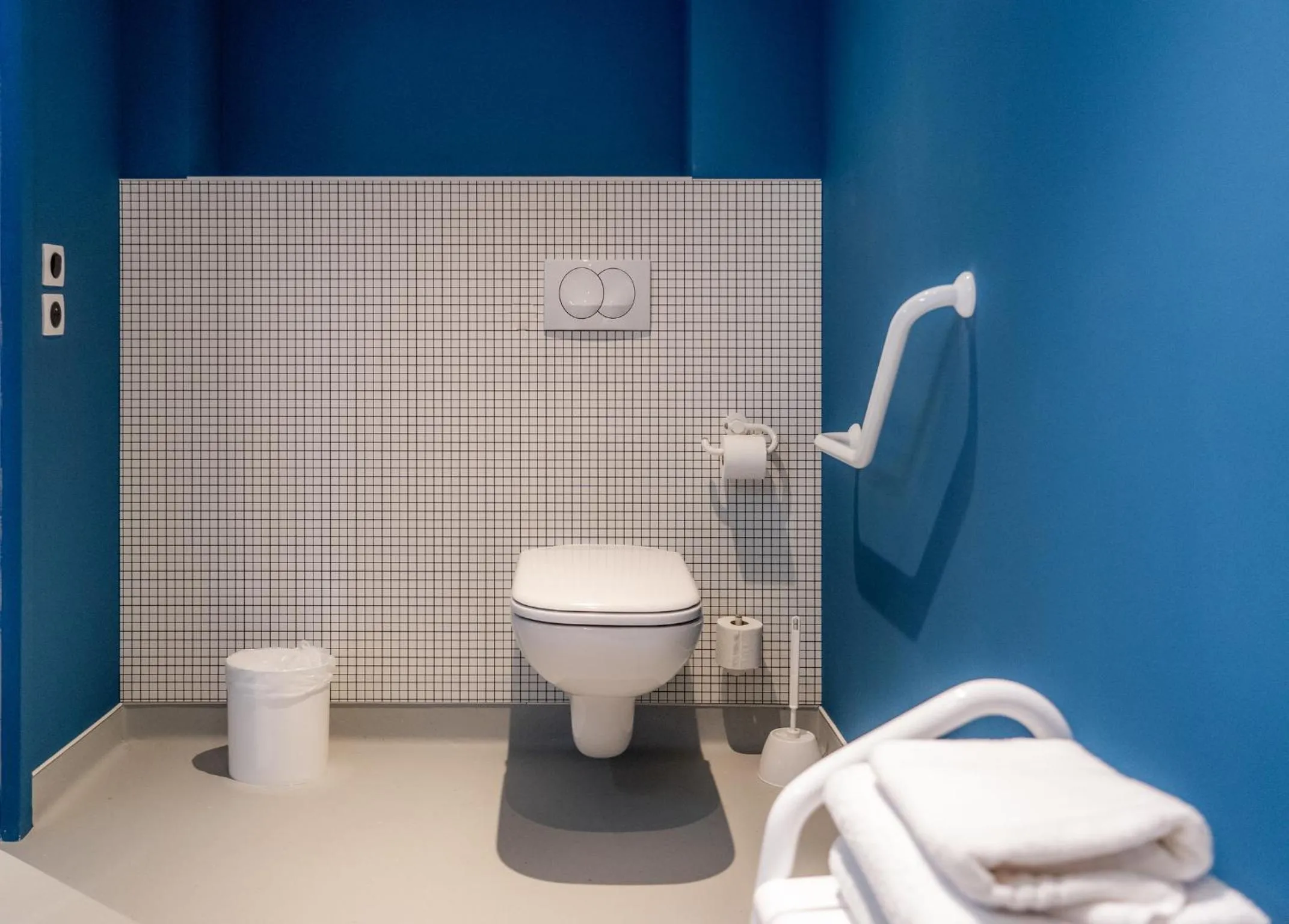 Toilet in ibis budget Le Cannet des Maures