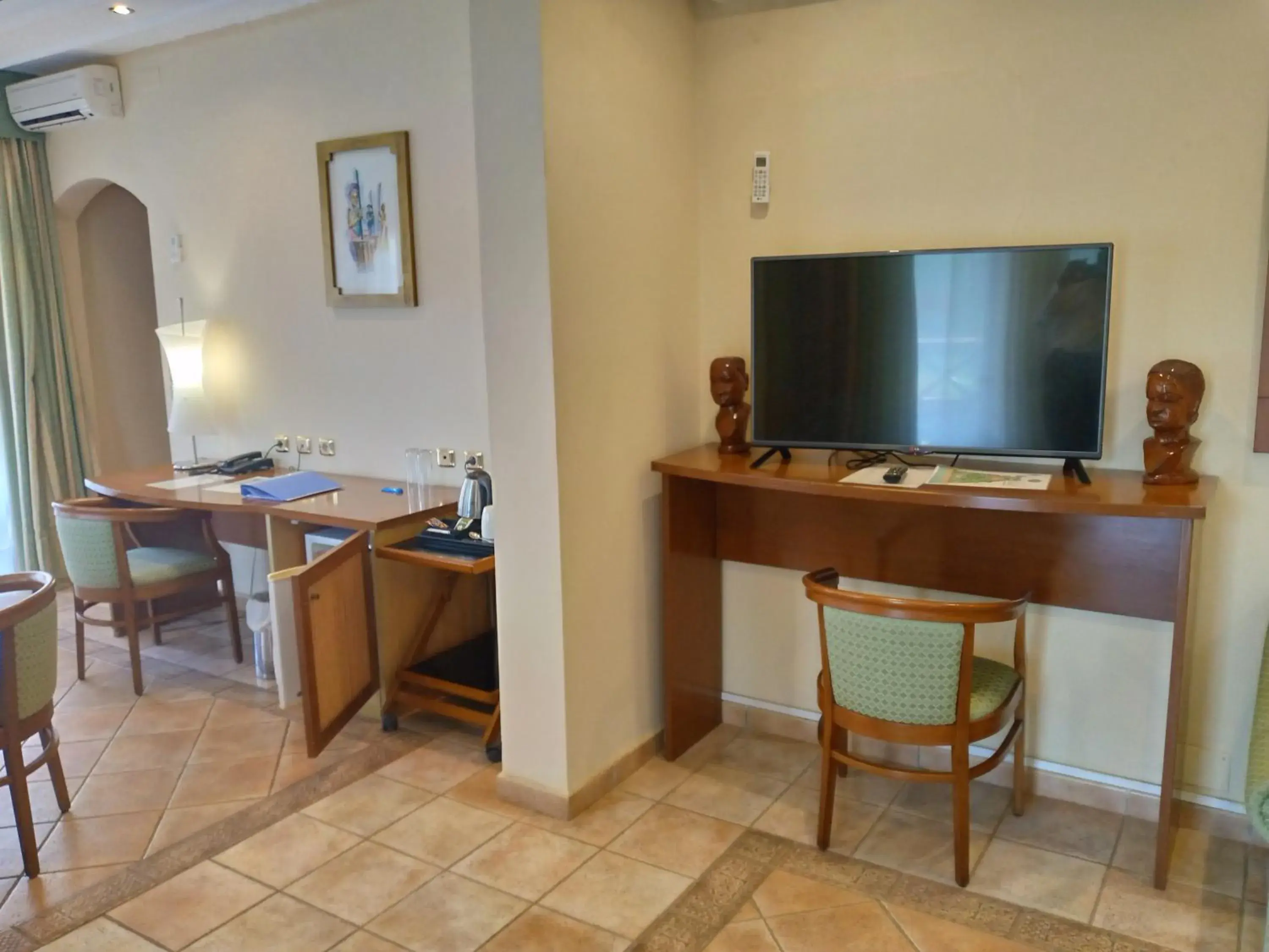 Suite with Garden View - single occupancy in The Kairaba Beach Hotel Suite with Garden View - single occupancy in The Kairaba Beach Hotel