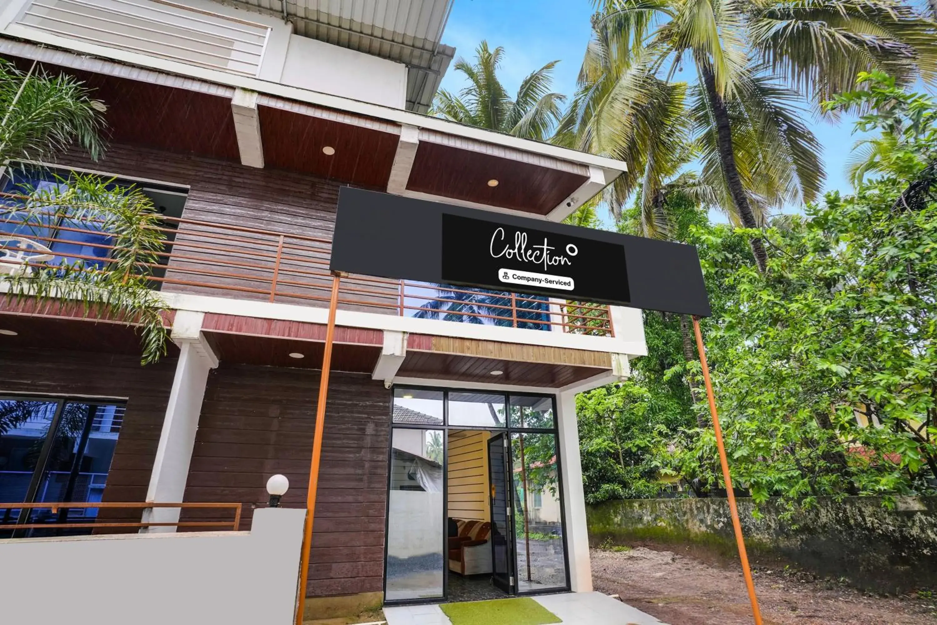 Facade/entrance in Super Collection O Morjim Facade/entrance in Super Collection O Morjim